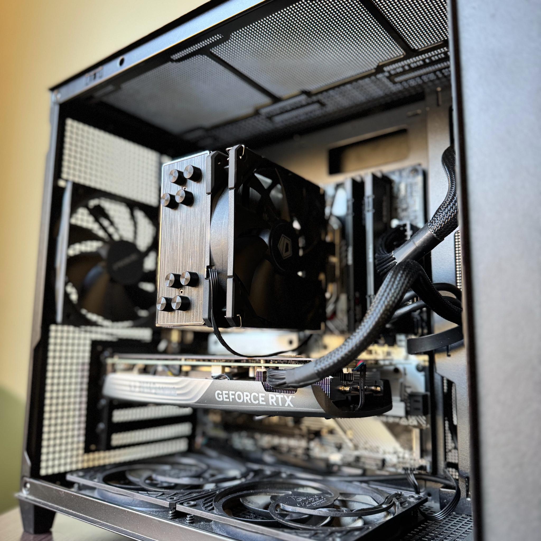 Ryzen 7 7800X3D | RTX 4070 SUPER | 32GB DDR5 (6000 MT/s) | 500GB SSD | 1000W Gold PSU | ASUS AP201