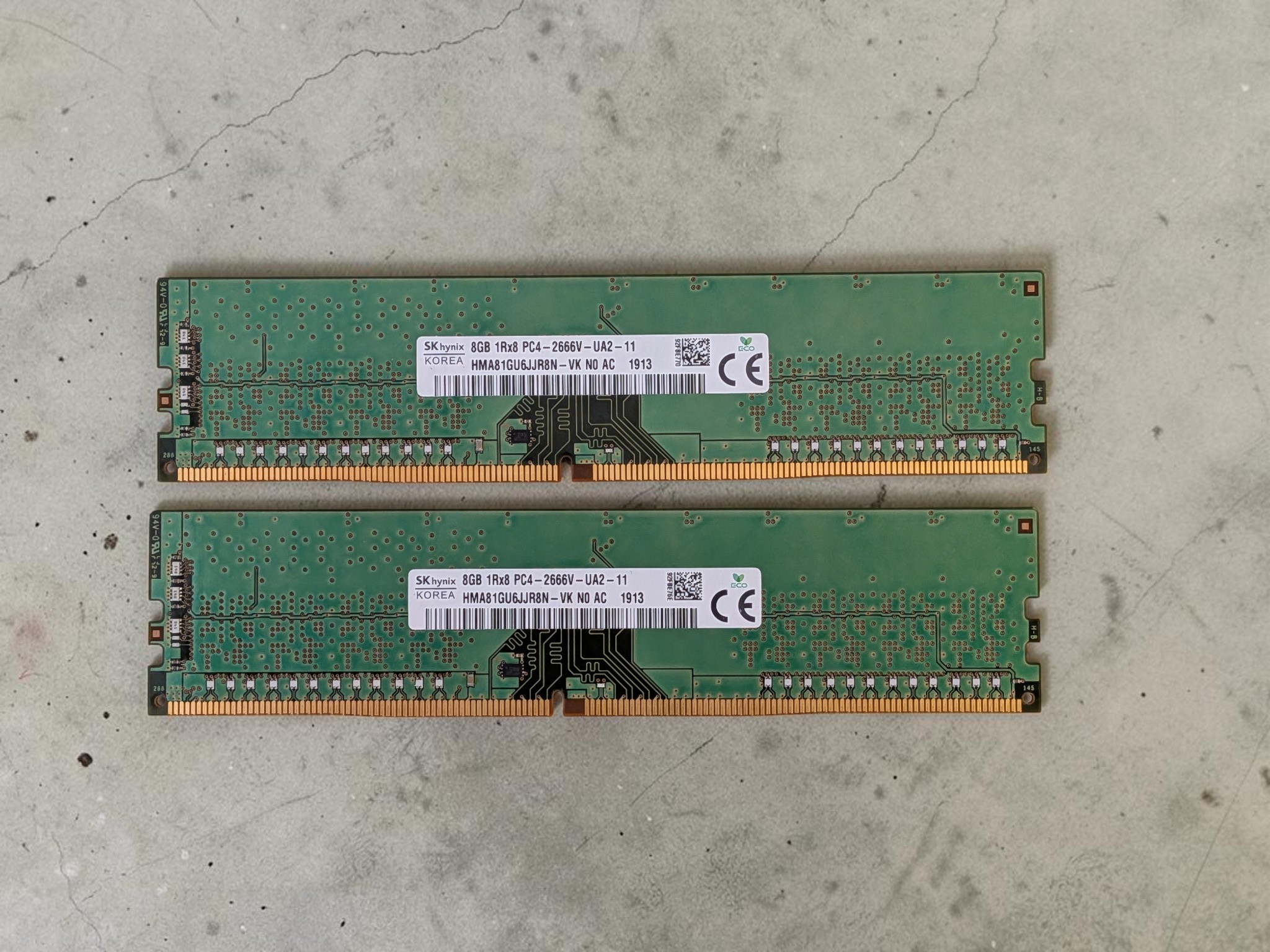 SK Hynix 16GB (2x8GB) DDR4-2666 Desktop RAM Kit, UDIMM Non-ECC Unbuffered + FREE STC7 Thermal Grease
