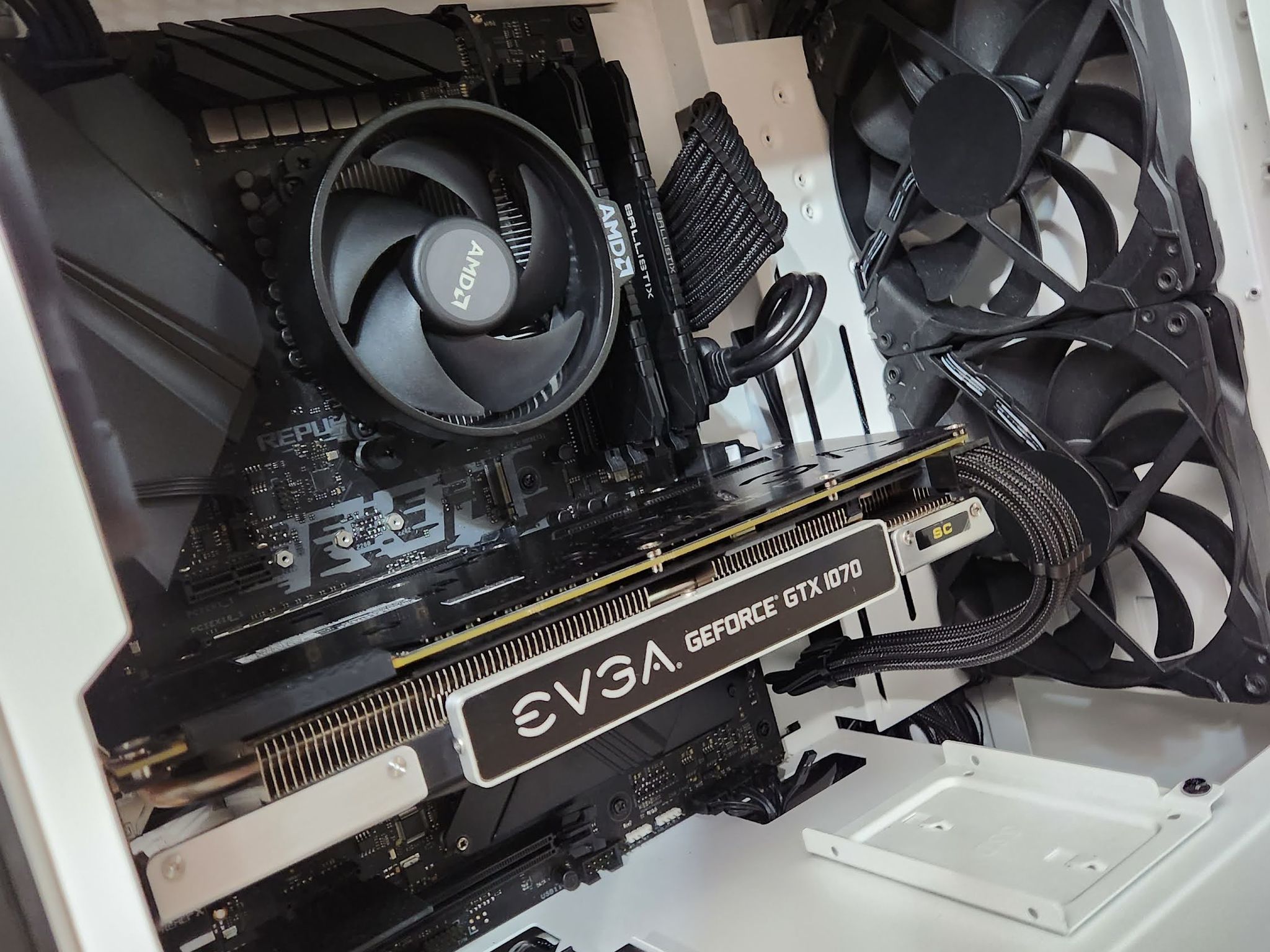 Custom Gaming PC-GTX 1070 R5 1400  512GB SSD 16GB RAM