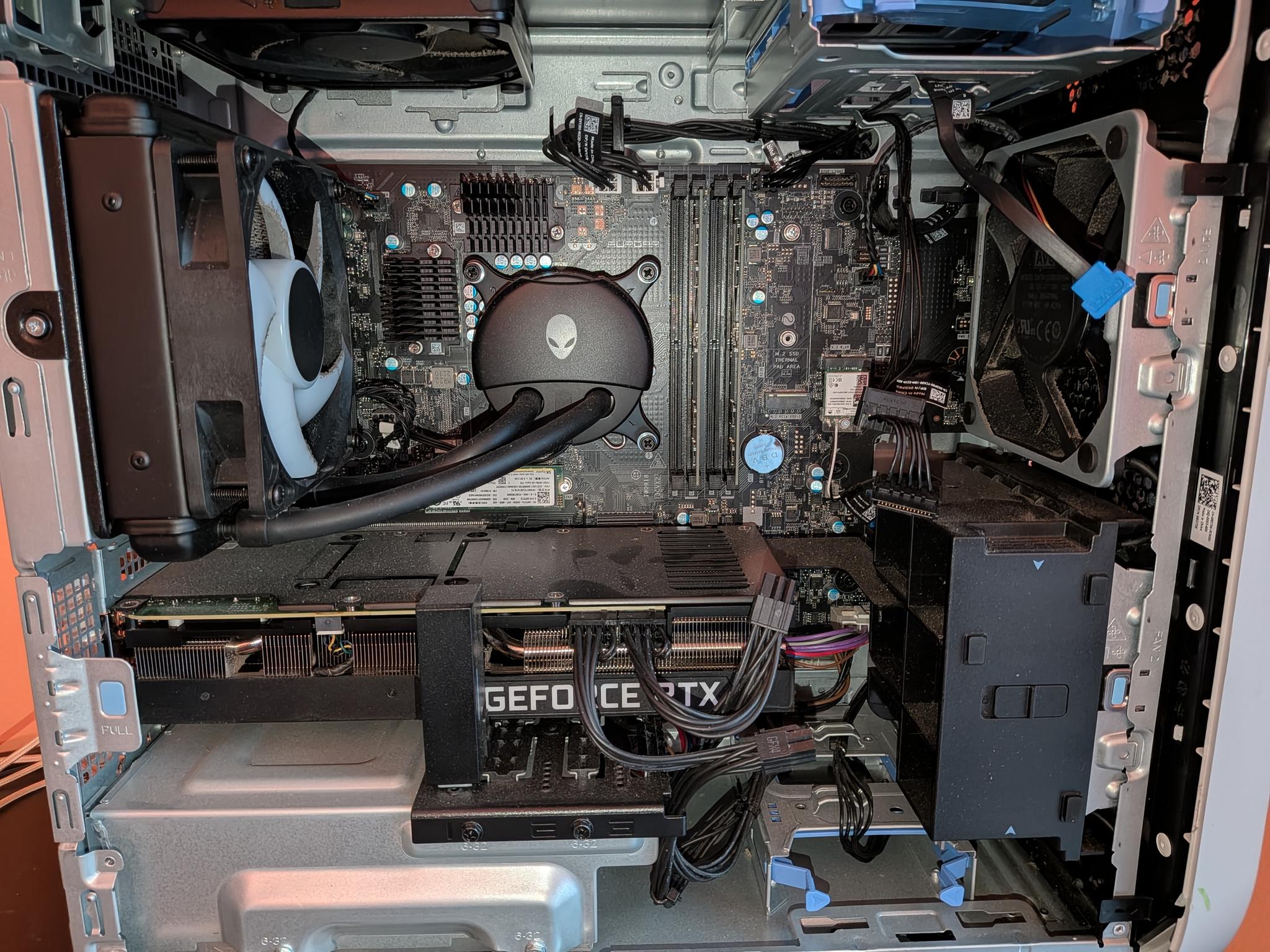 i7-12700F | 3080 Ti | 16GB DDR5 | 1TB NVMe | ALIENWARE AURORA R13