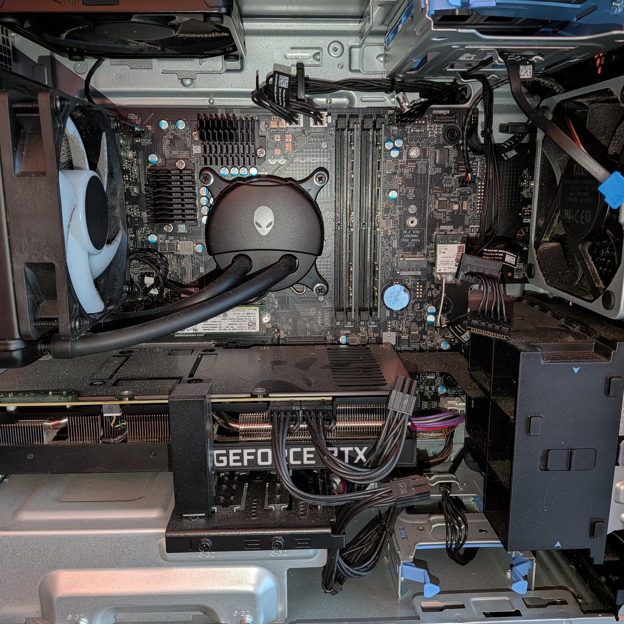 i7-12700F | 3080 Ti | 16GB DDR5 | 1TB NVMe | ALIENWARE AURORA R13