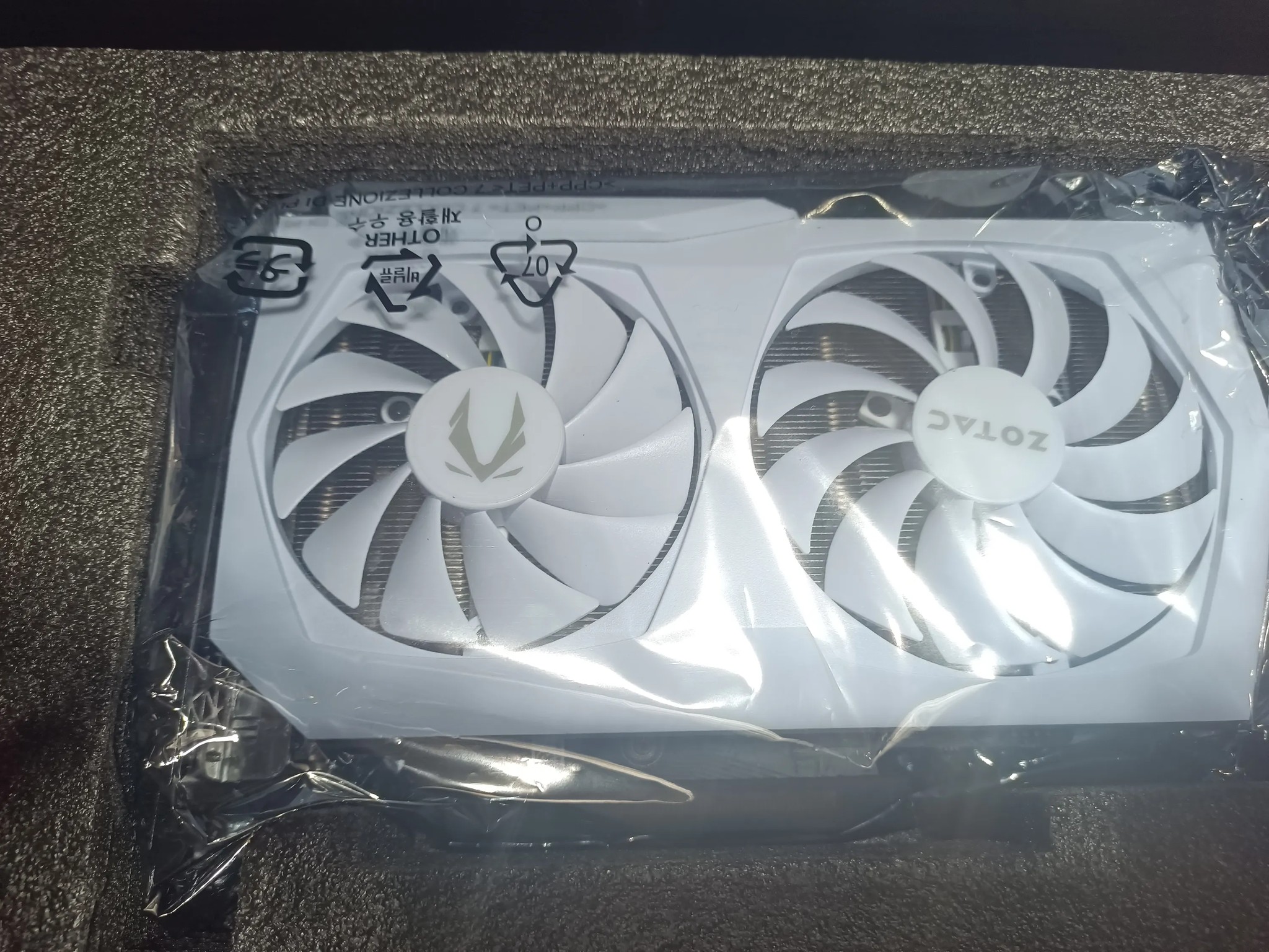 ZOTAC GAMING GeForce RTX 3060 AMP White Edition