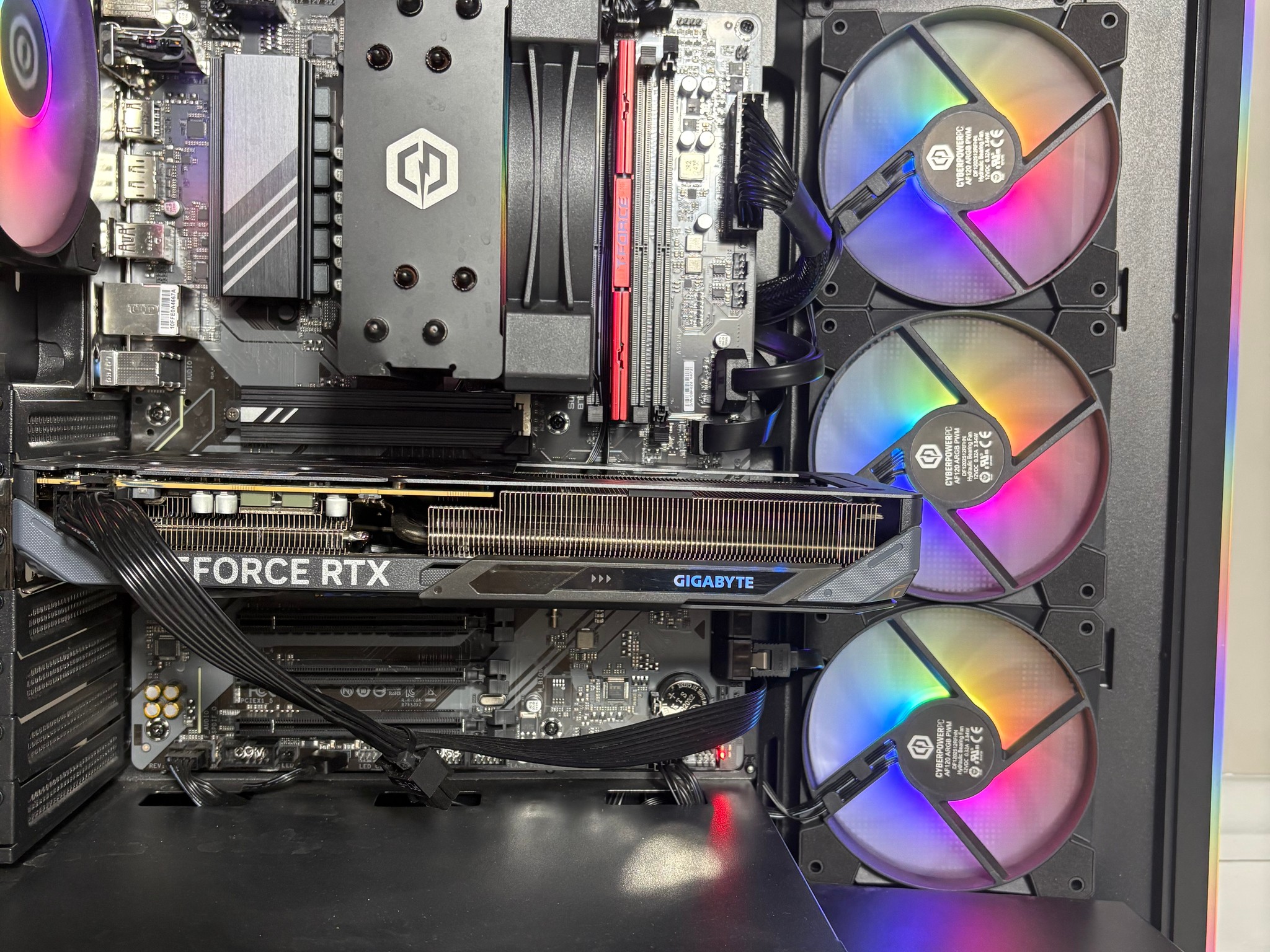 EXT ICE 70X - i5 14400F, RTX 5060 8GB, 16GB DDR5 Ram, 1TB SSD (V2)