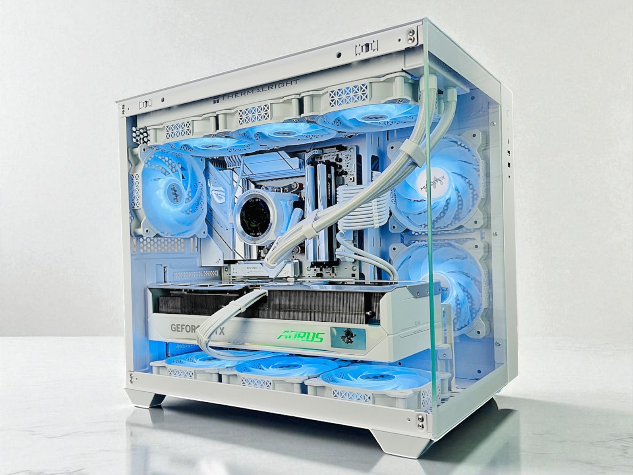 5080 AORUS MASTER ICE Ryzen 7 9800X3D 32GB DDR5 2TB M.2 WIFI 7 Win 11 Pro