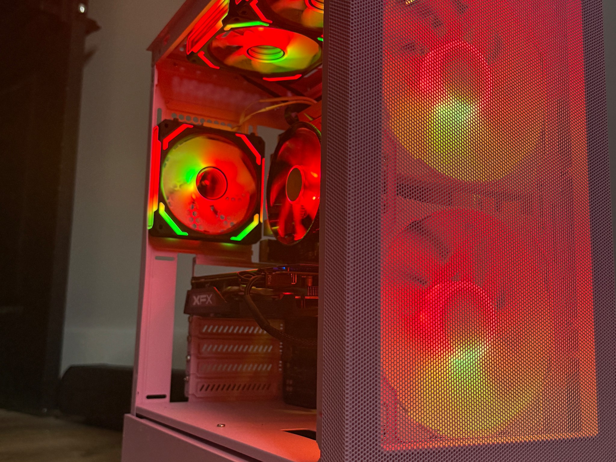 🔥 High FPS 1080p Esports PC – Ryzen 7, RX 570 8gb, 32GB RAM