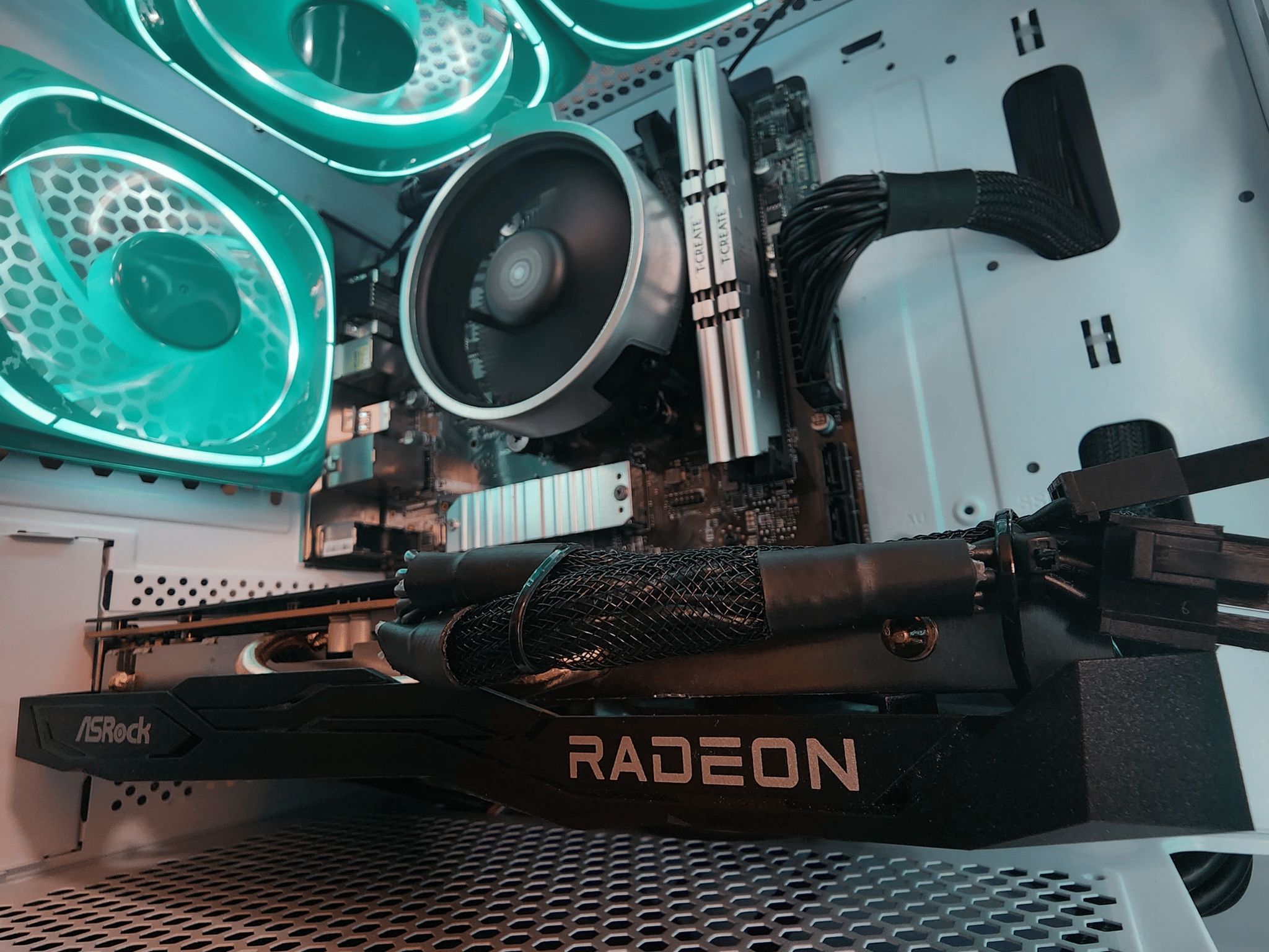 🤍👽🤍 ASRock RX 6600 //  AMD Ryzen 5 3500X // T-Create 16GB 3200MHz