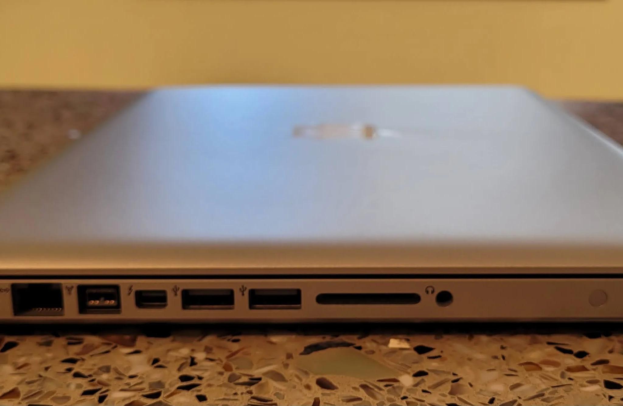 Early 2011 Unibody Macbook Pro Good Condition!