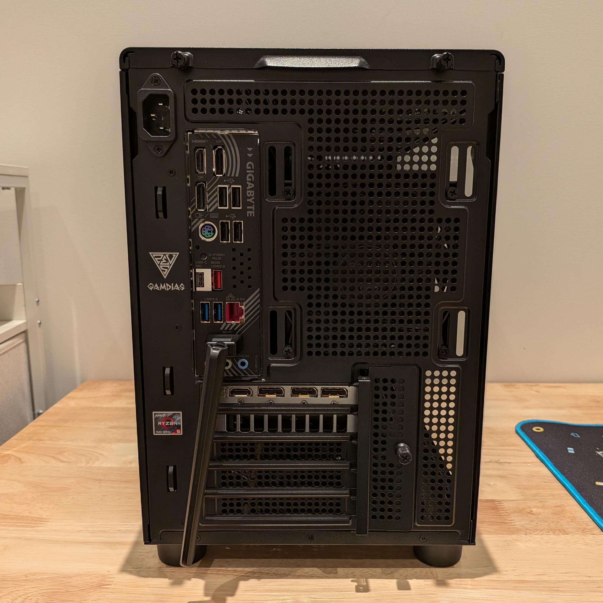 1440p Forest Blackout - RTX 5070, Ryzen 5 7600X3D, 32 GB DDR5 RAM, 2 TB Gen 4 NVME