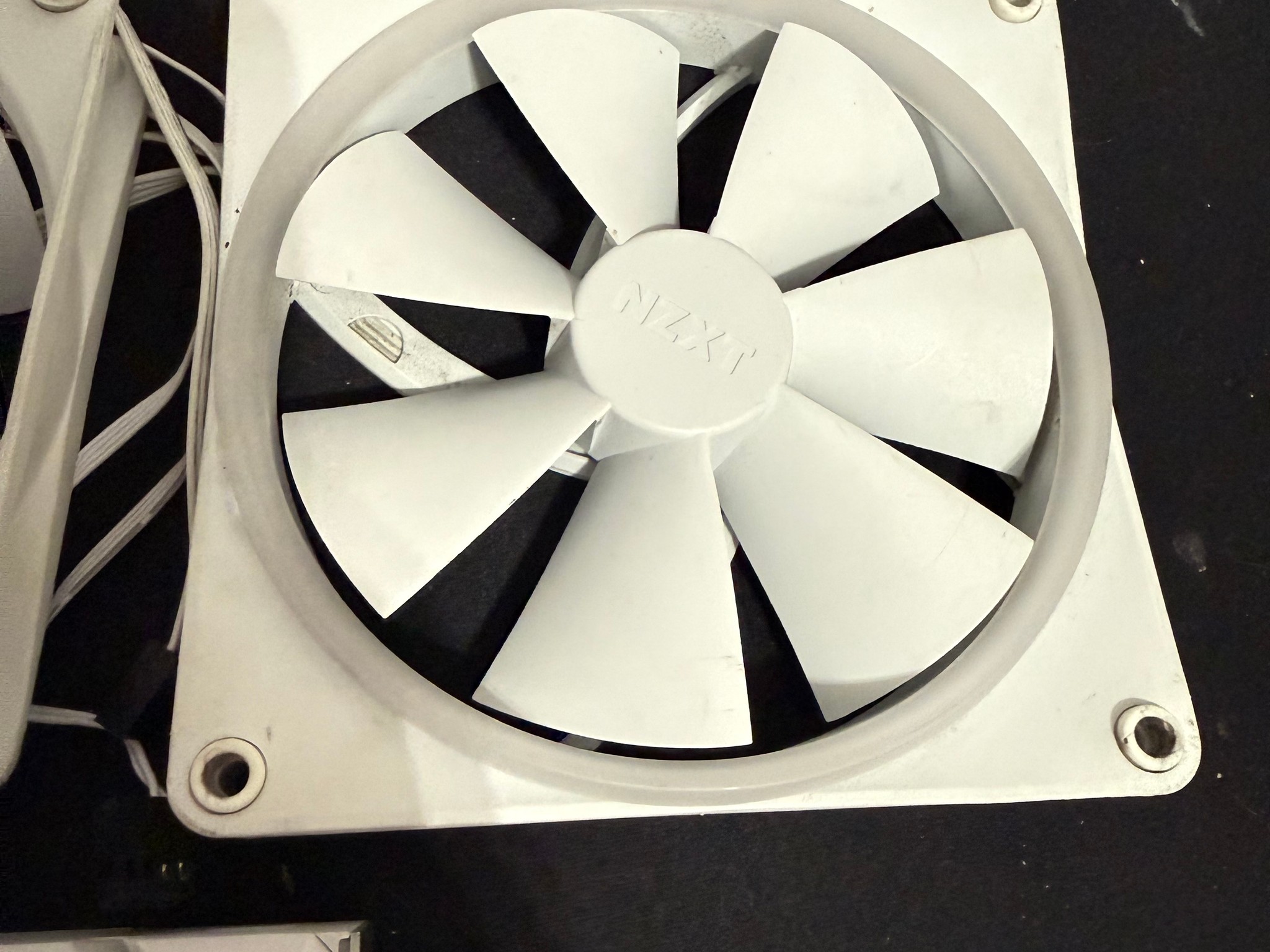 Lian Li Wireless + NZXT Fans