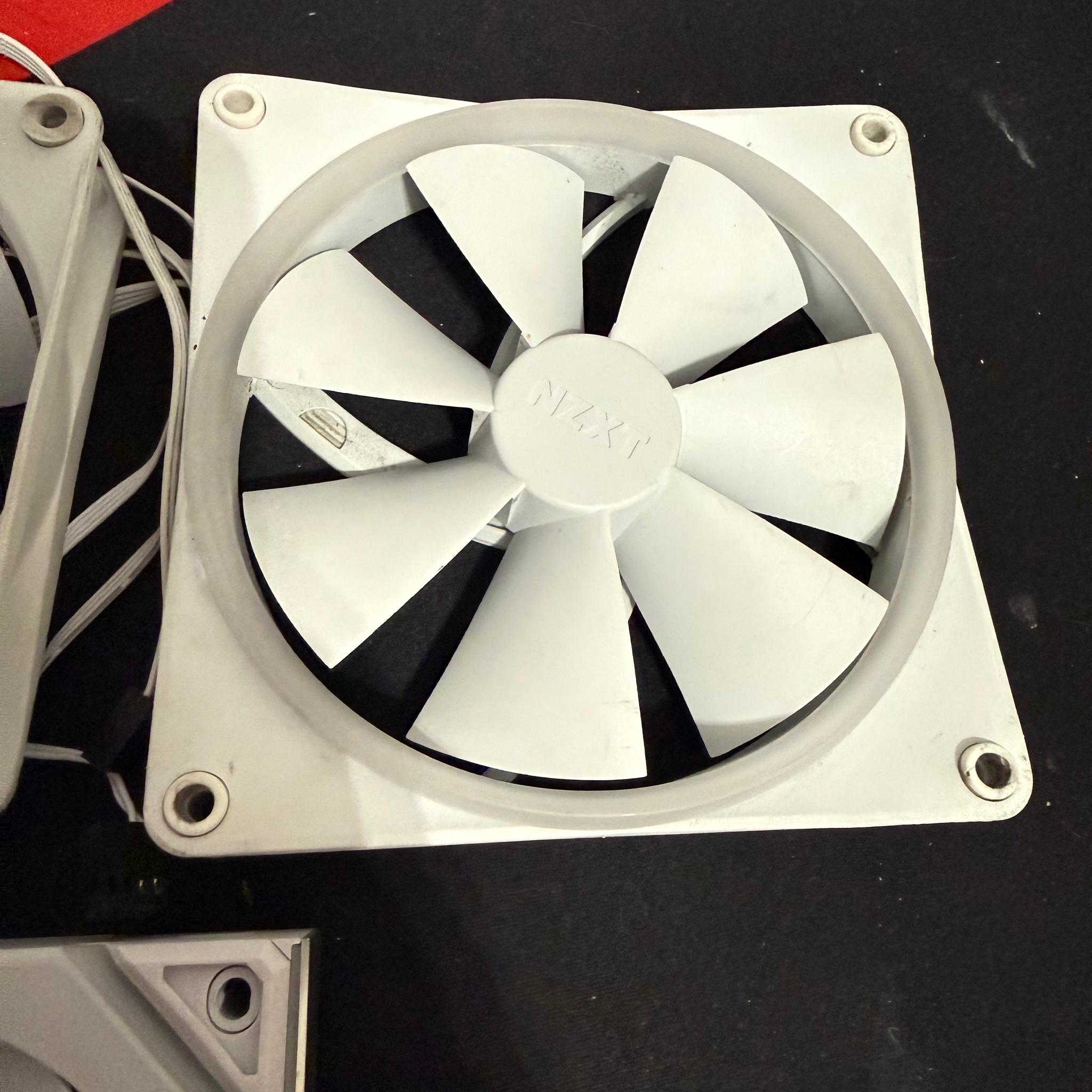 Lian Li Wireless + NZXT Fans