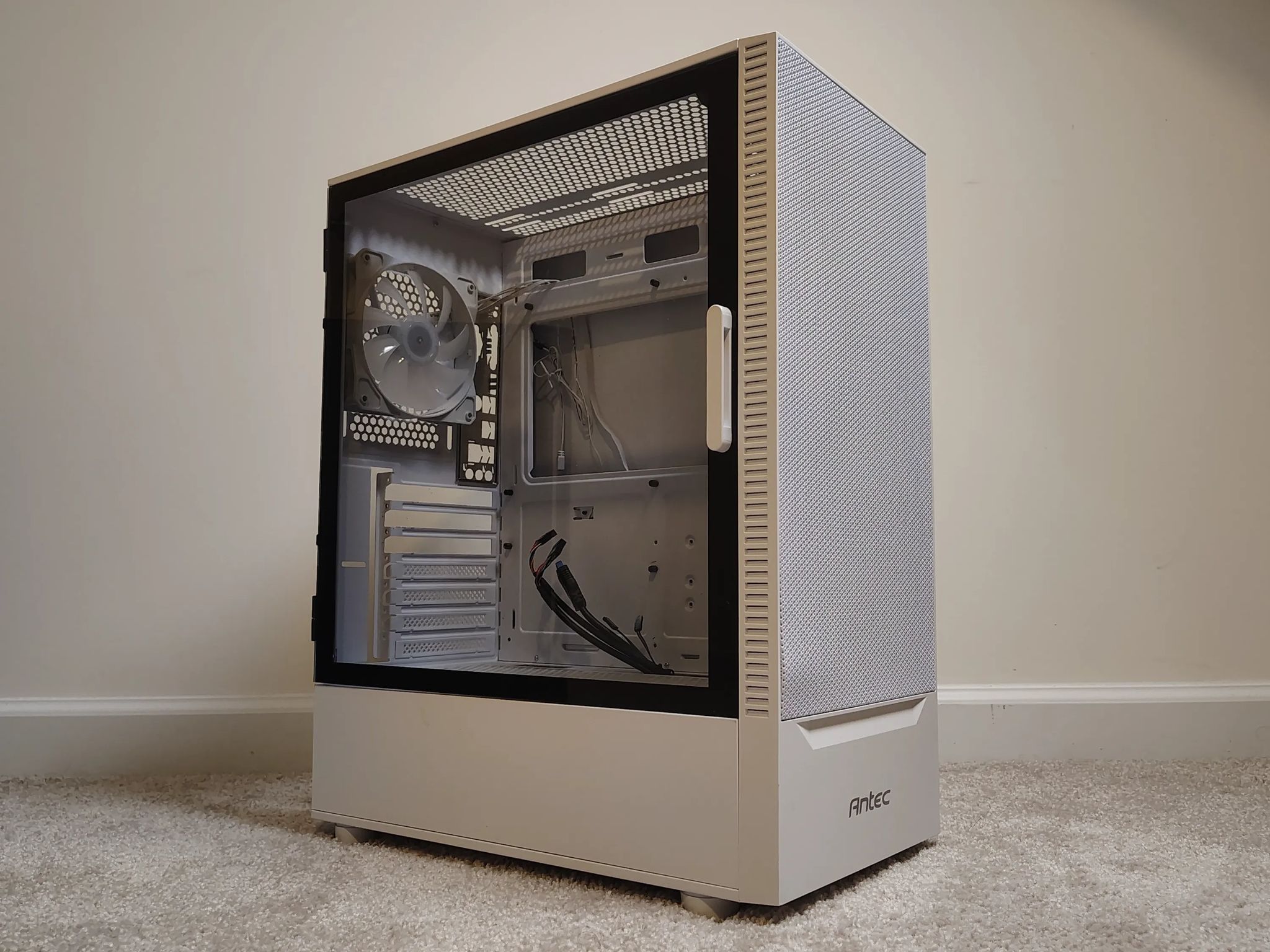 READ Antec RGB Tower Case ATX