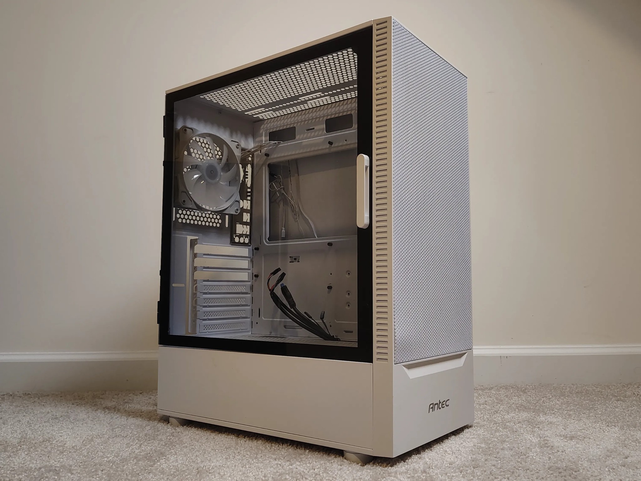 READ Antec RGB Tower Case ATX