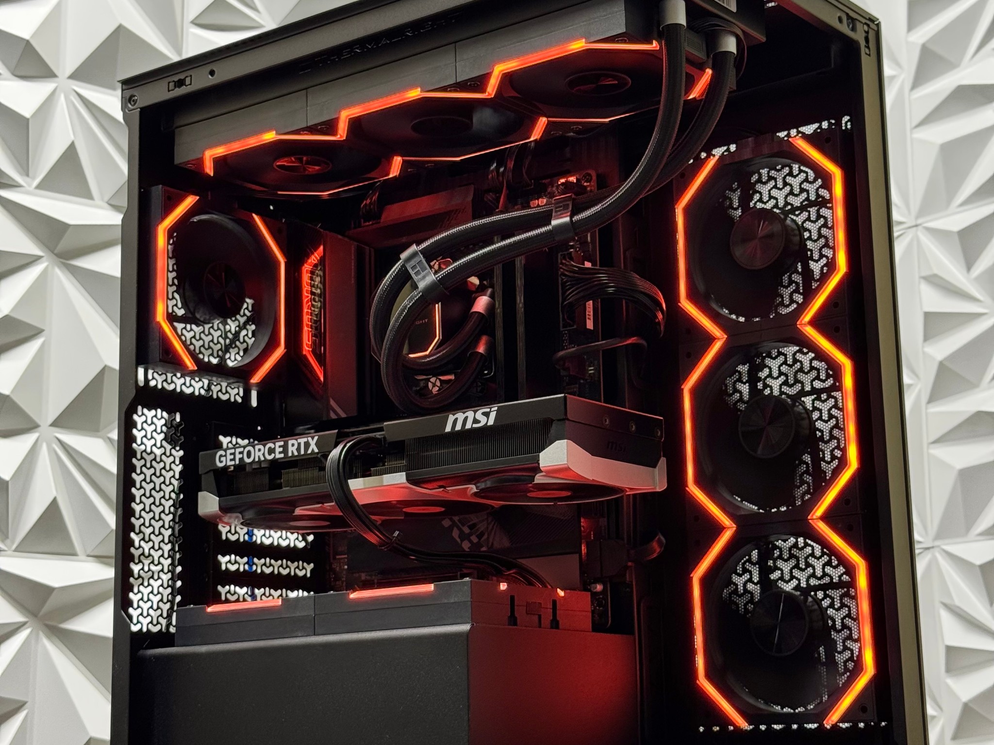 Ryzen 7 9850X3D / RTX 5070 Ti / 32GB 6400MTs DDR5 / 2TB Nvme ssd / 850w psu / X870E Motherboard