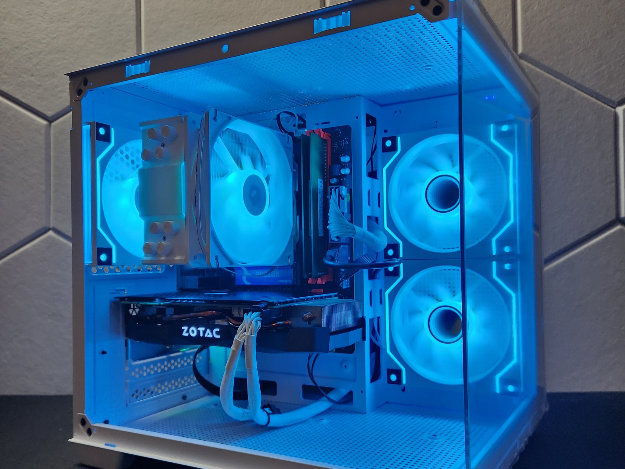 "Budget Gaming PC" GTX 1070TI | Ryzen 5 3500X | 16GB DDR4 | 500GB SSD | WIFI+BT
