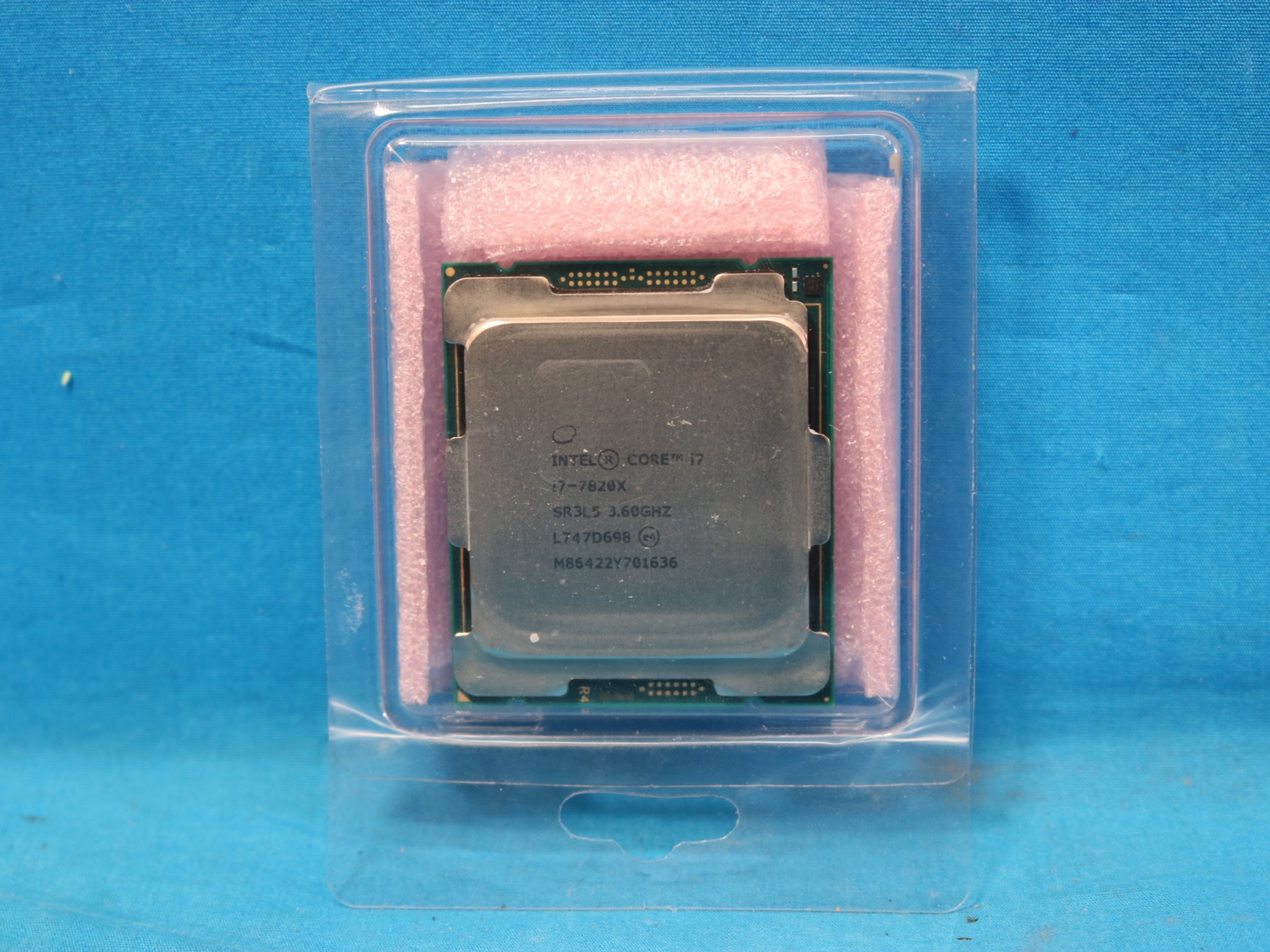 Intel Core i7-7820X 3.60GHz LGA2066 (X299) 8-Core 11MB Desktop CPU - 4211913037