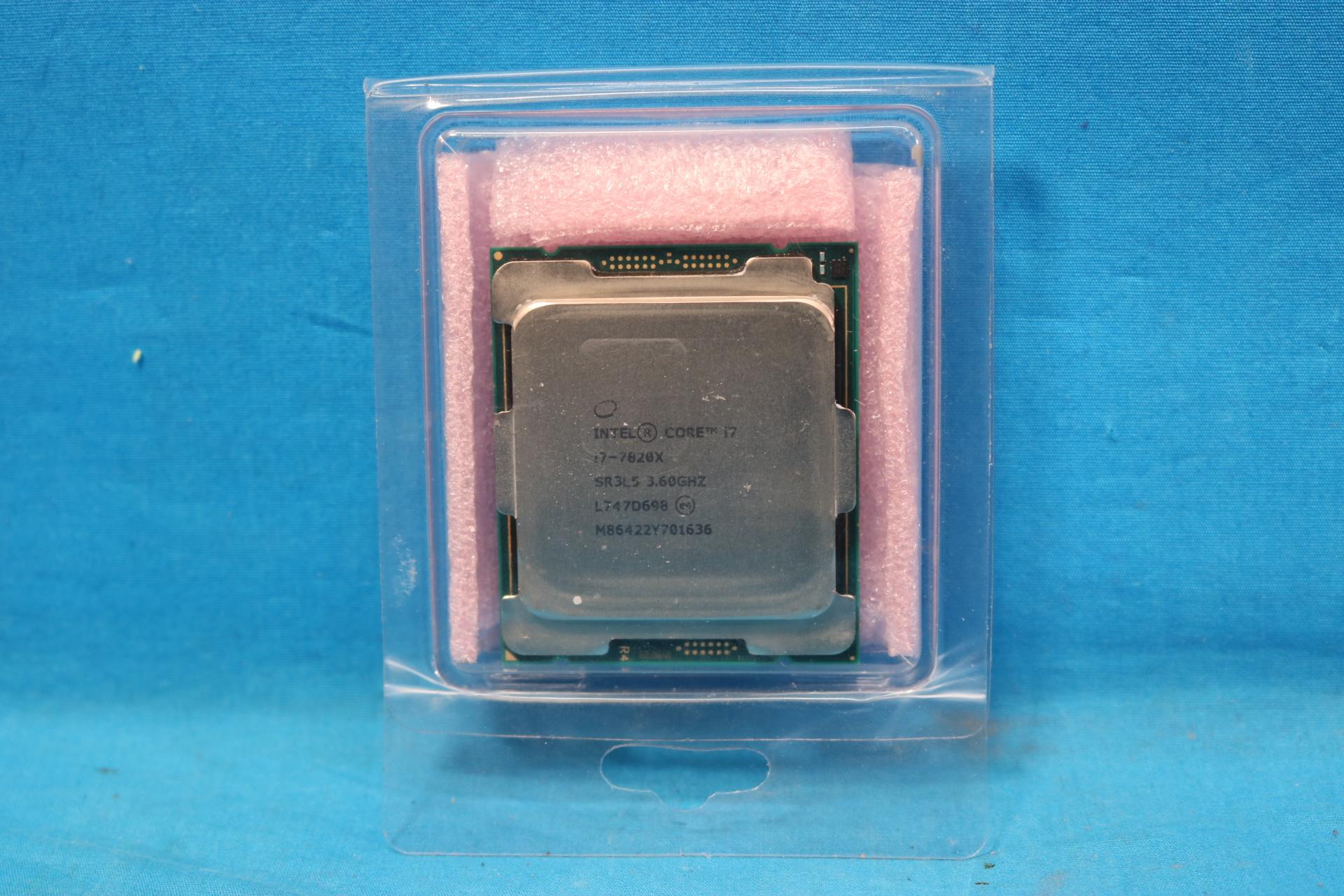 Intel Core i7-7820X 3.60GHz LGA2066 (X299) 8-Core 11MB Desktop CPU - 4211913037