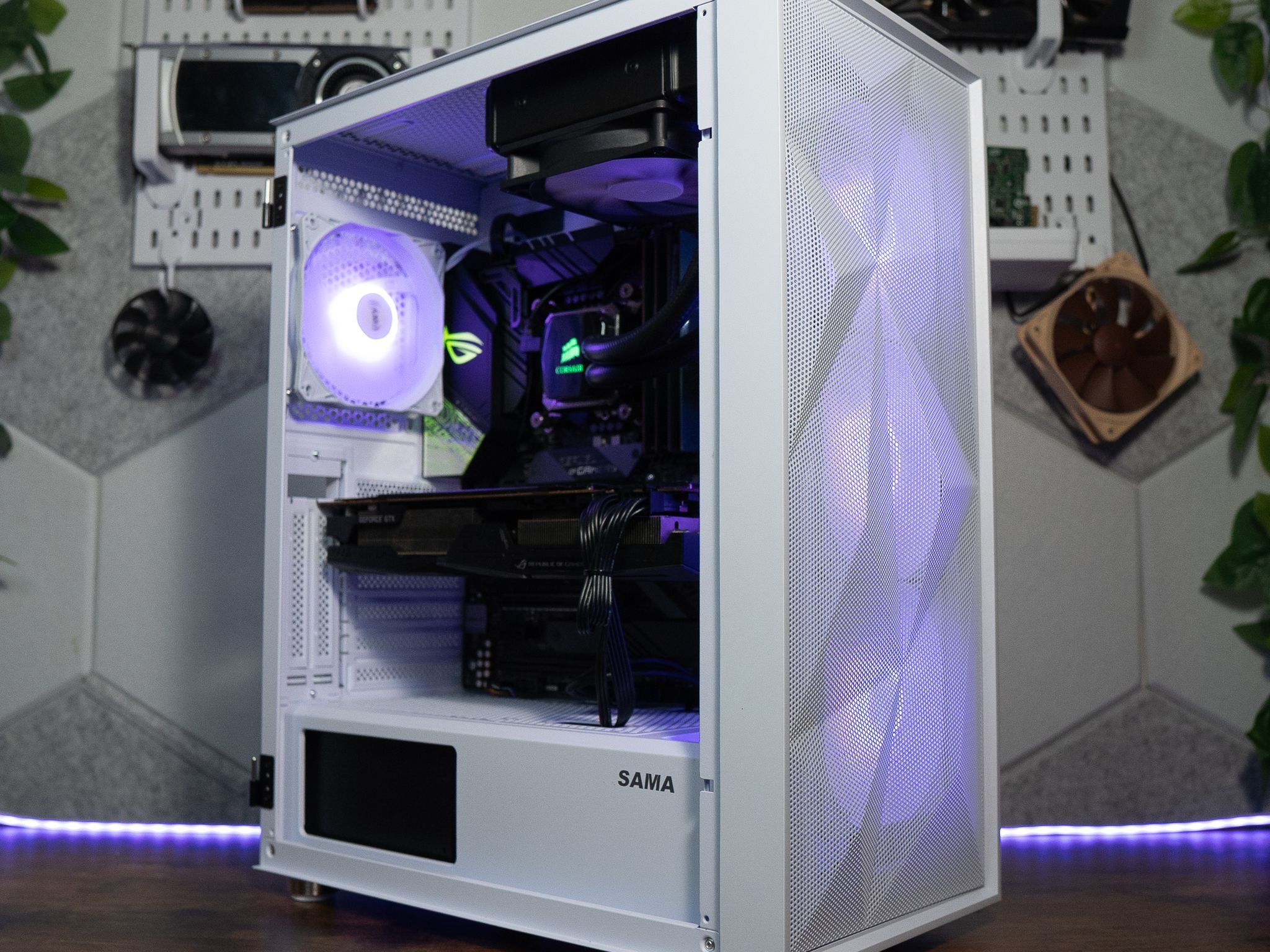 🌨🌨 | ASUS GTX 1080Ti 11GB | INTEL i7 8700 | 32GB DDR4 RAM | 1.5TB | Arctic Snow