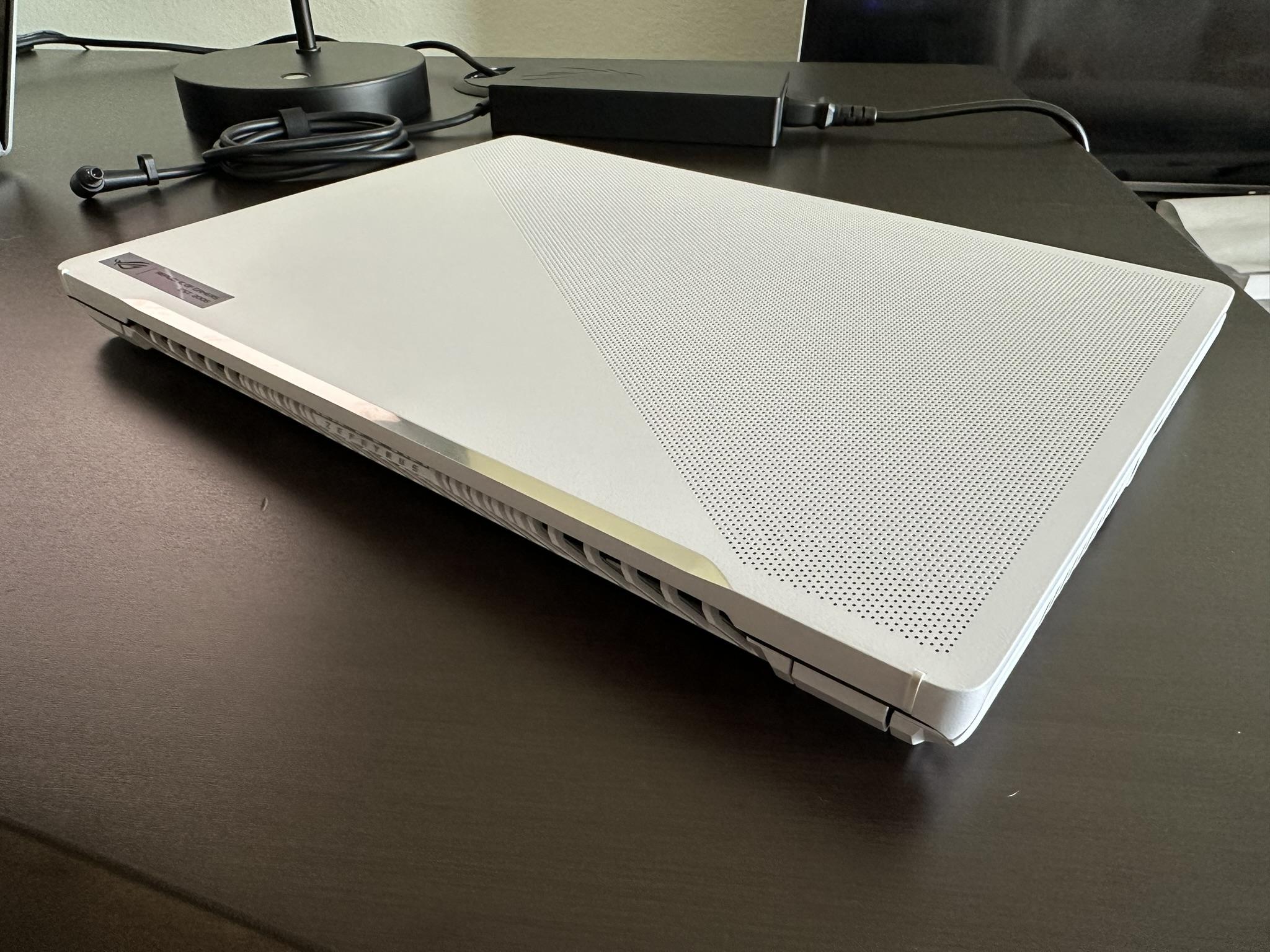 ASUS ROG Zephyrus G14 2023 -  7940HS - RTX 4080 - 32GB RAM - 1TB SSD