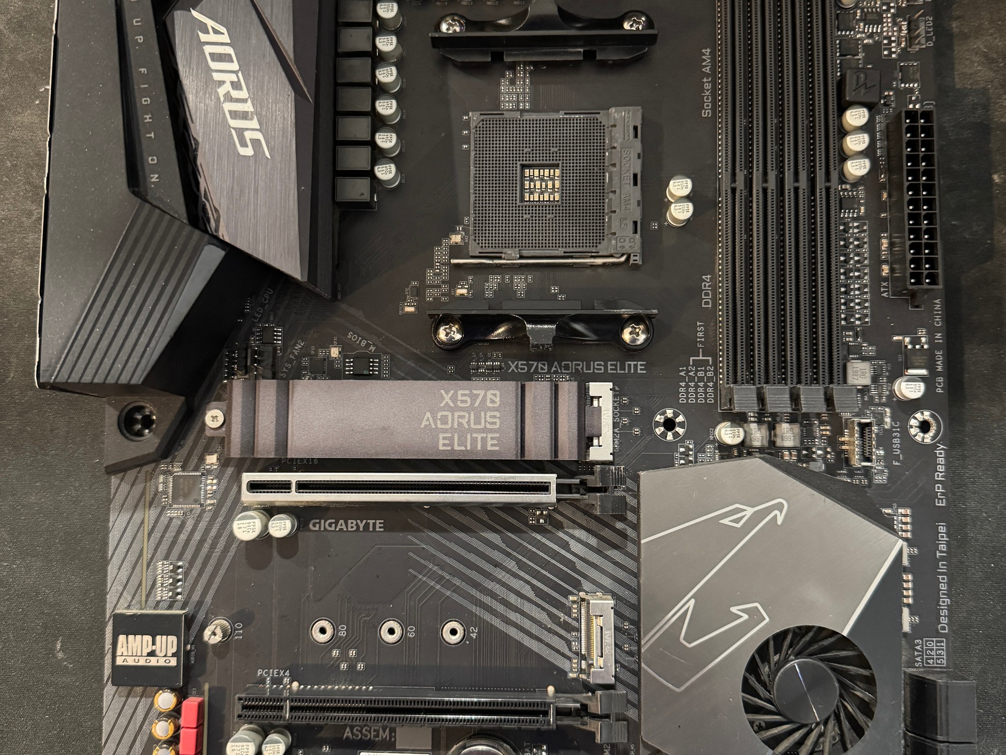 Gigabyte X570S AORUS ELITE ATX AM4 Motherboard