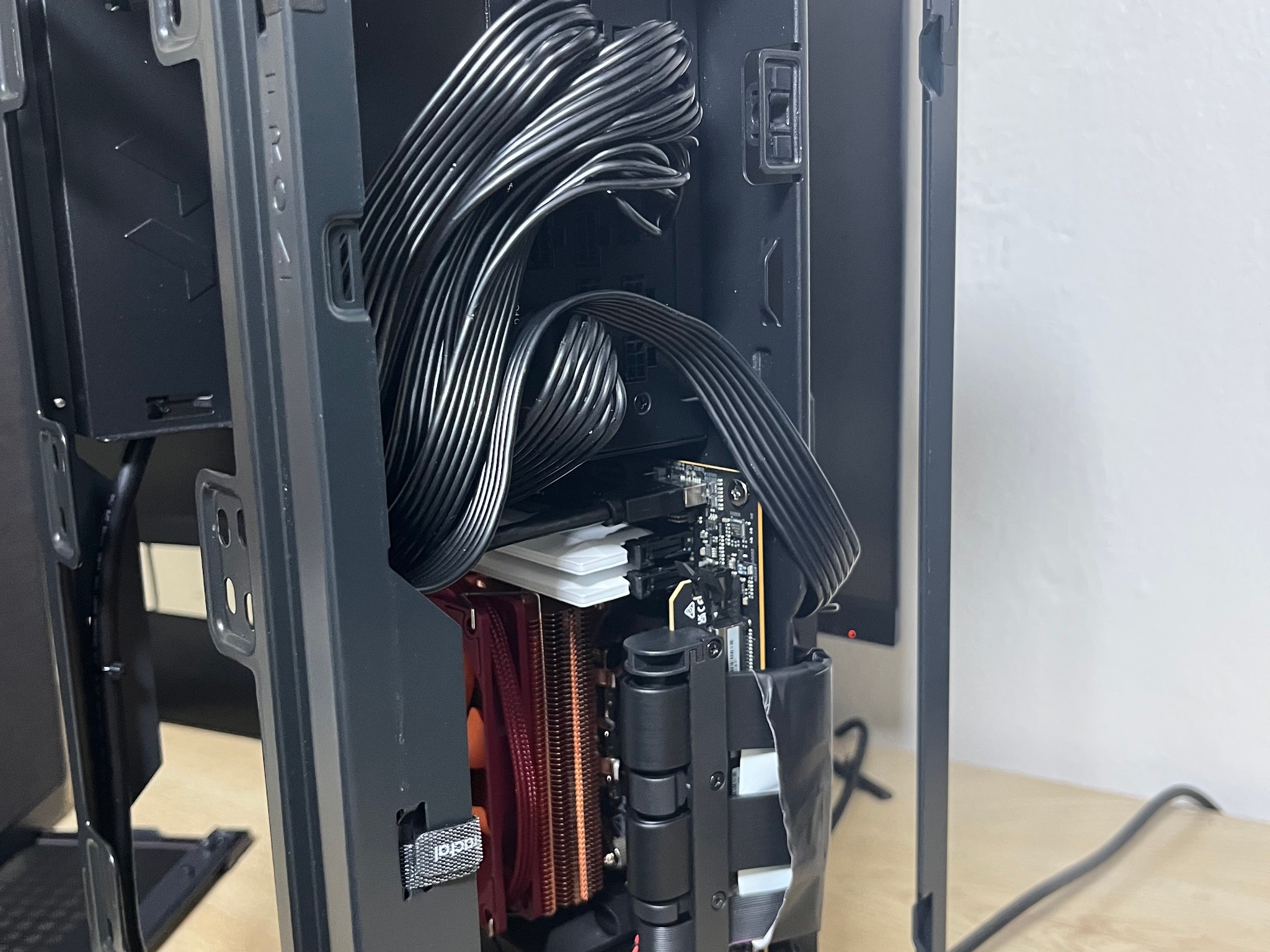 Custom Gaming PC RTX 5060, i5 12400F, 32GB DDR5, 1TB m.2 ssd, Fractal Mood, Asrock B760i Mini ITX