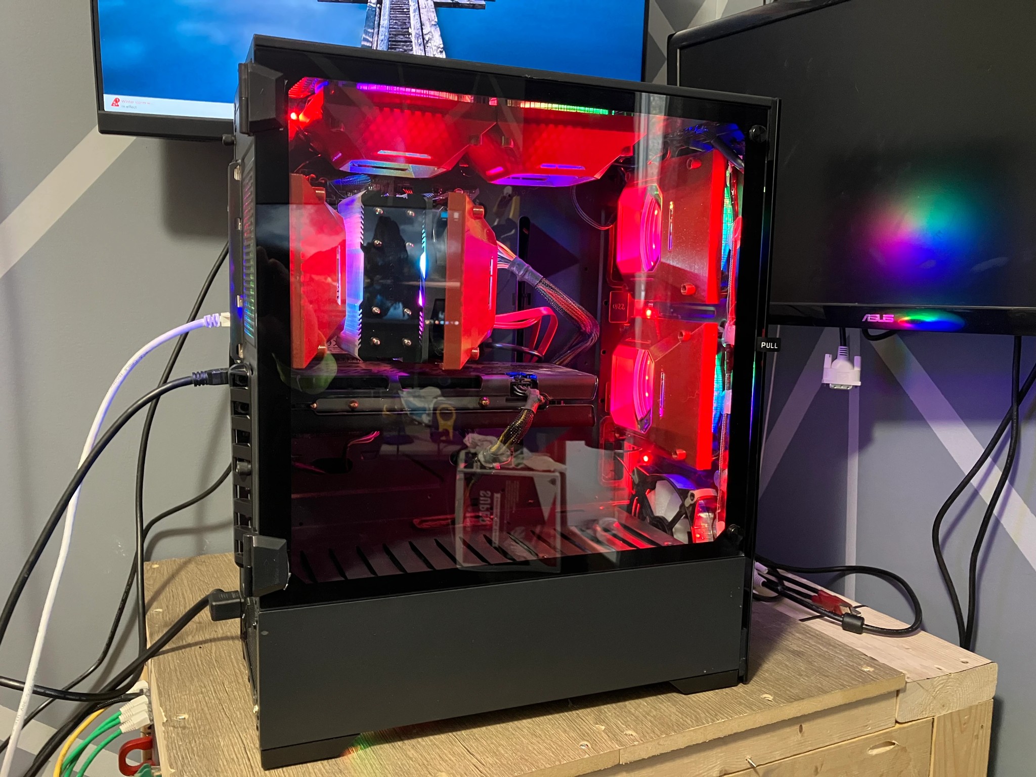 i5-9400f | RX 5500 XT | 16 GB Ram | 512 GB NVMe | 2 x 1 TB Game HDD | 700W PSU | Win 11 Pro