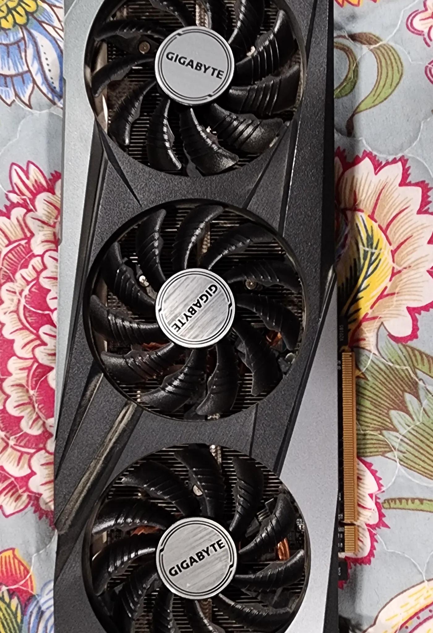 Gigabyte Radeon RX 6600 XT Gaming OC 8G Graphics Card