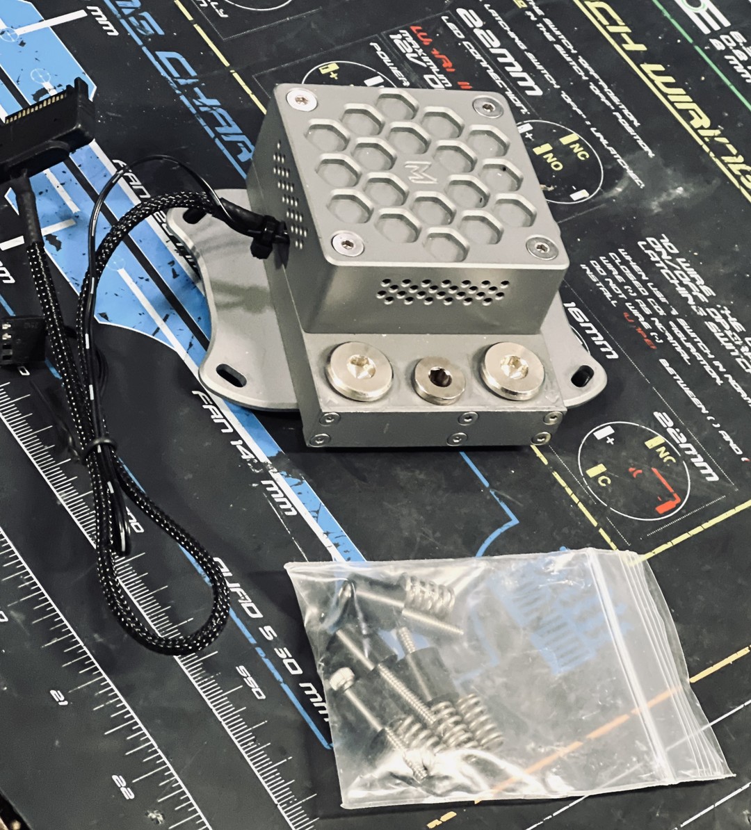 Modultra LOBO pump block w/ emitter heatsink and EKWB DDC 4.2 PWM