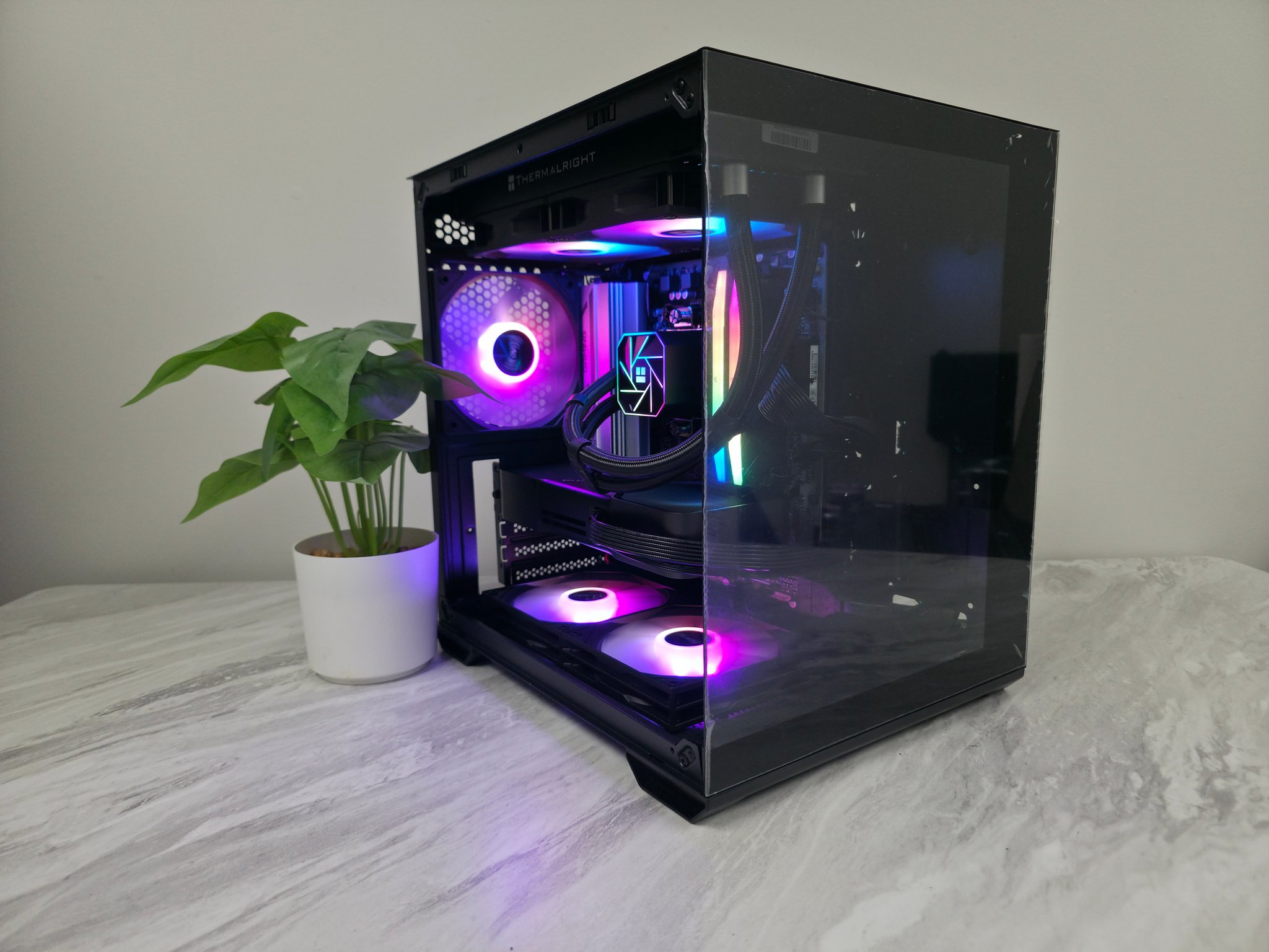 RTX 5070 Founders Edition Streaming Gaming PC Computer (Ryzen 7 7700x, 32GB DDR5 6000 MHz Wi-F-)