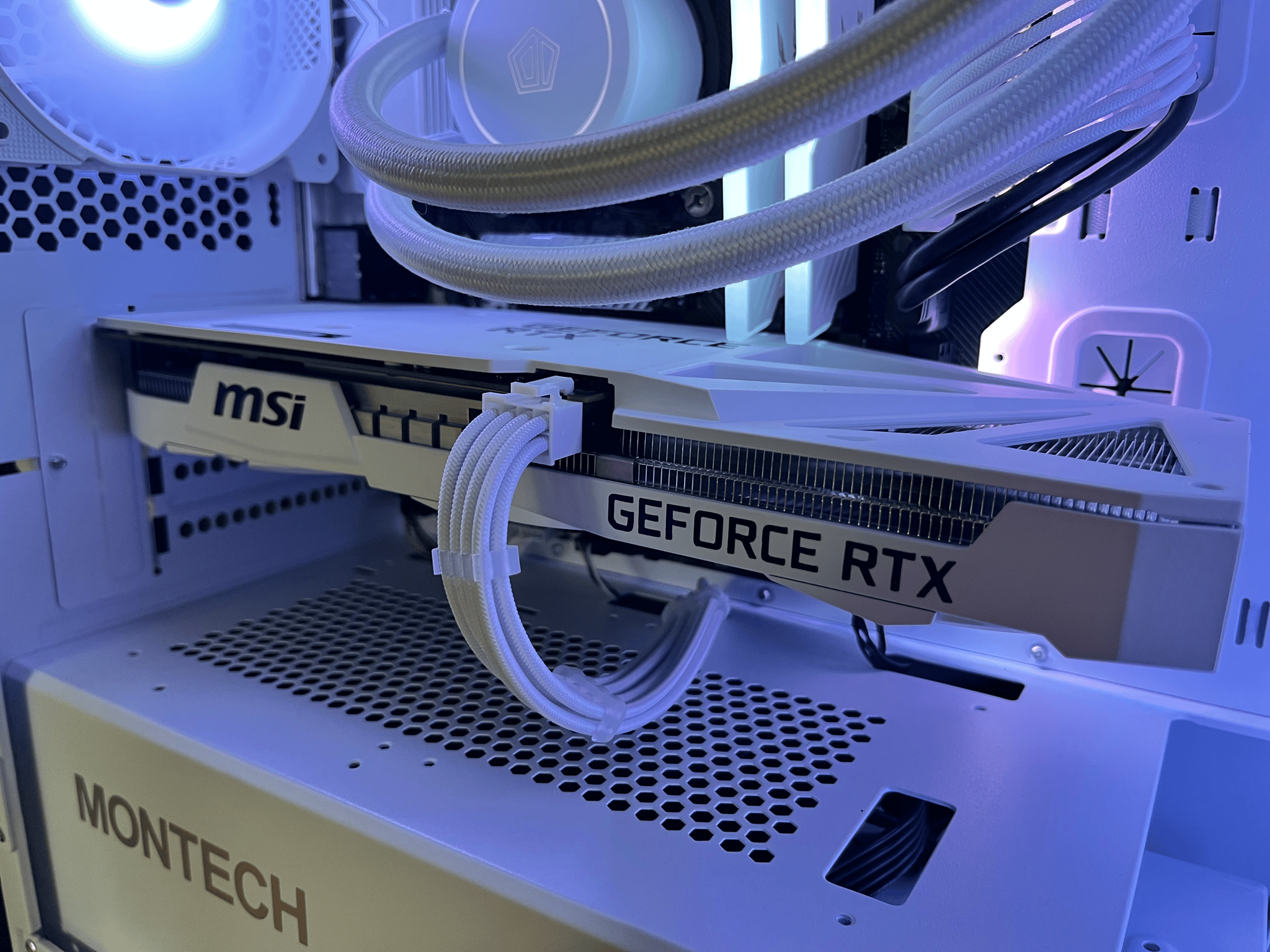 Whiteout Gaming PC (RTX 3060 / I5-10400 / 16gb RAM)