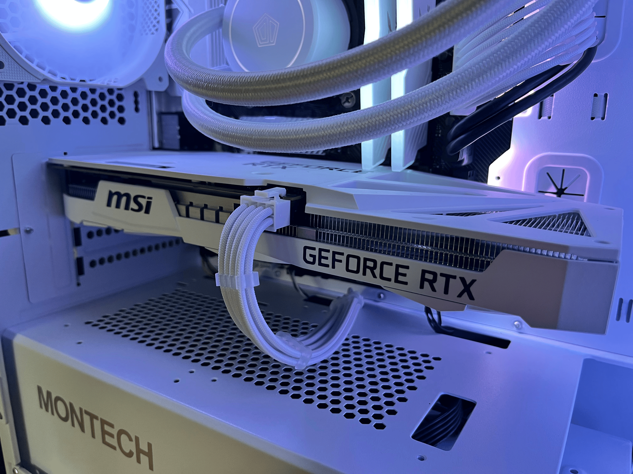 Whiteout Gaming PC (RTX 3060 / I5-10400 / 16gb RAM)