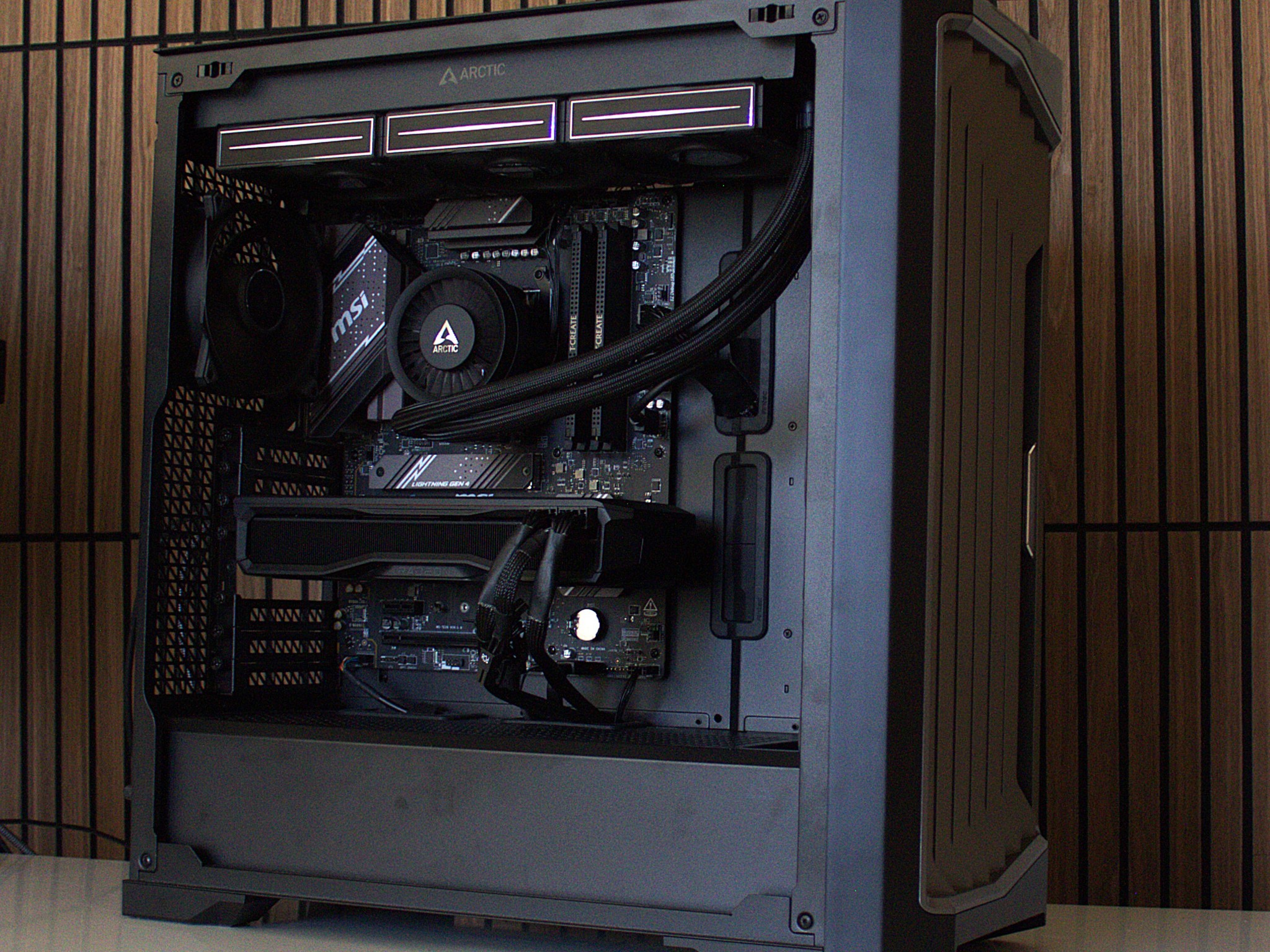 Stealth Machine V2 | 7800X3D | 7900XT 20GB | 32GB DDR5 | Arctic Cooling| 850W | WIN11 | AM5