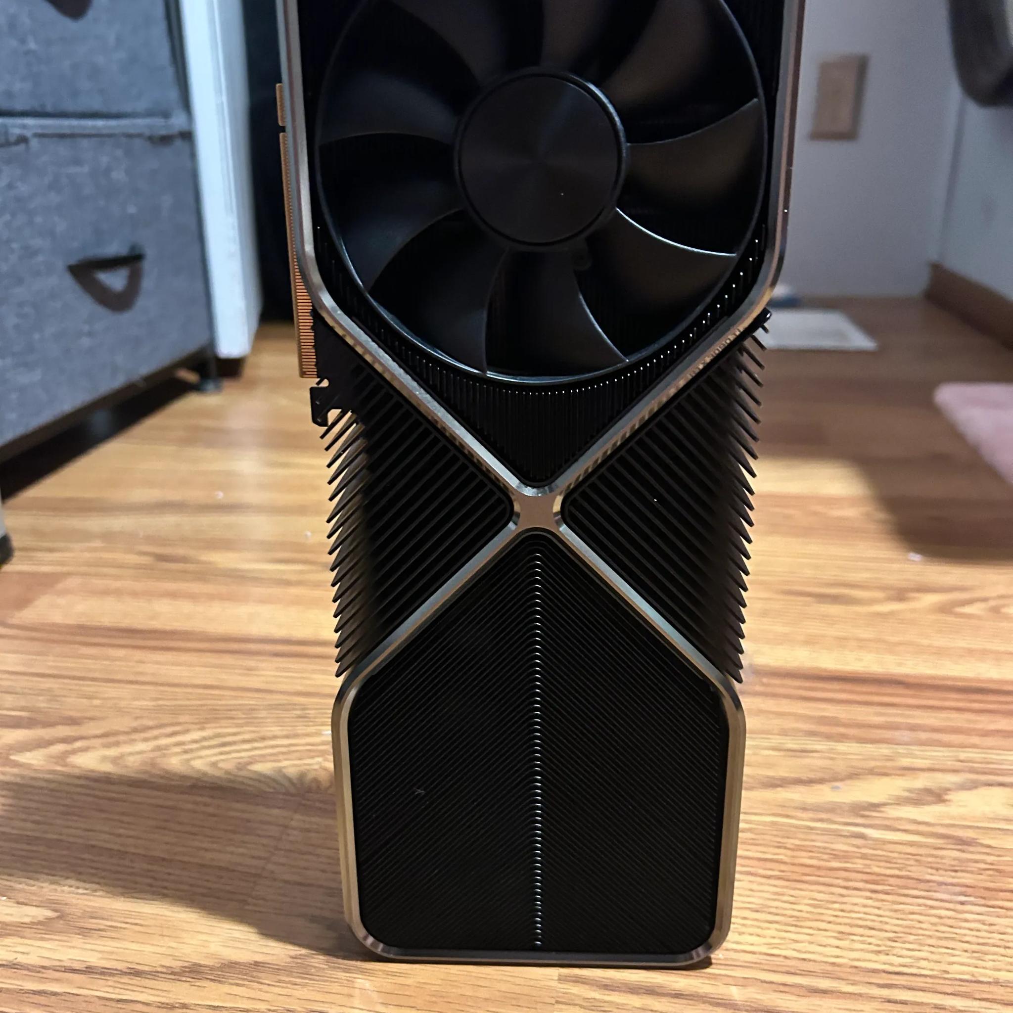 GeForce RTX 3090 Ti Founders Edition – Gently Used - A Tier