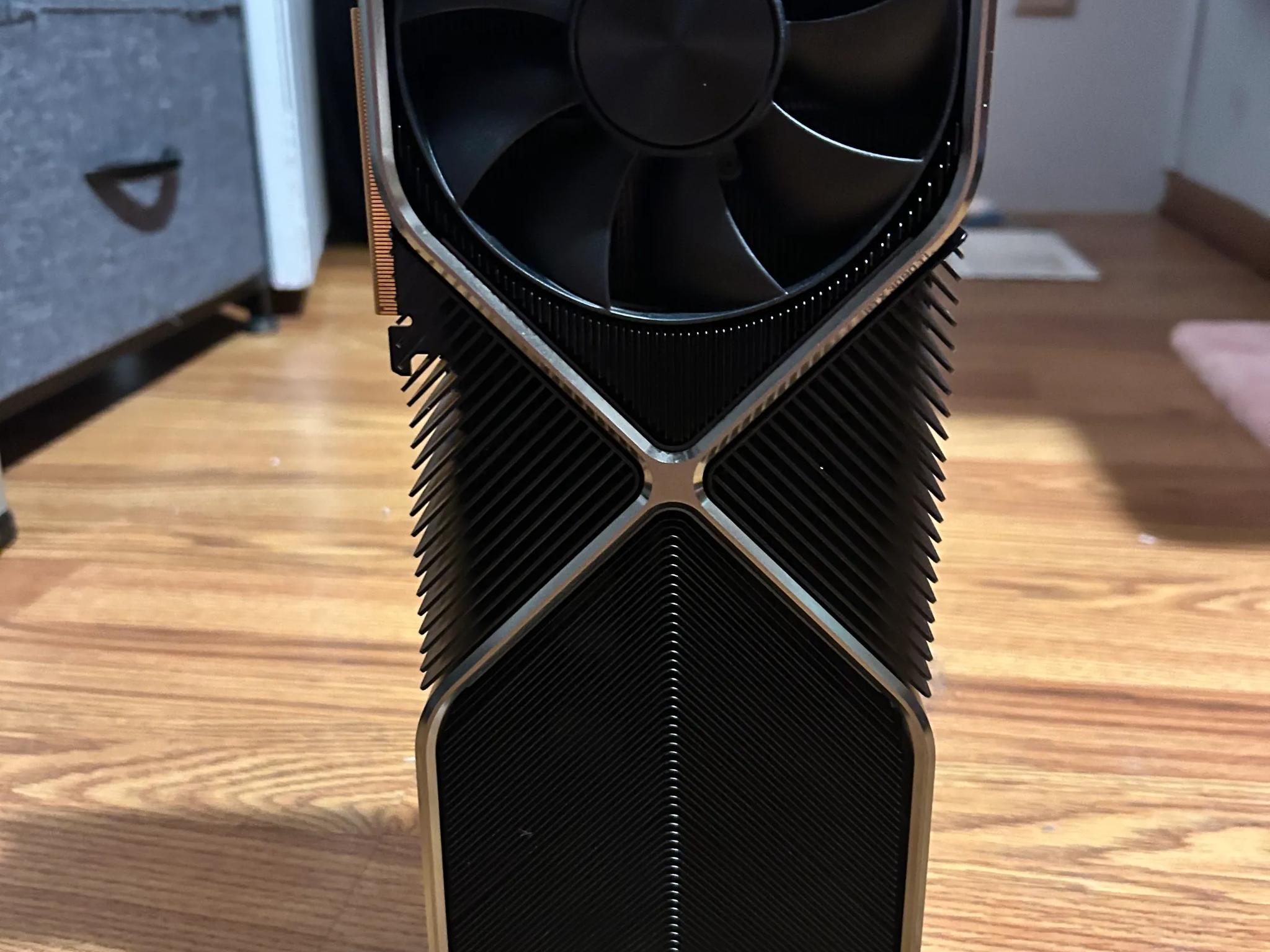 GeForce RTX 3090 Ti Founders Edition – Gently Used - A Tier