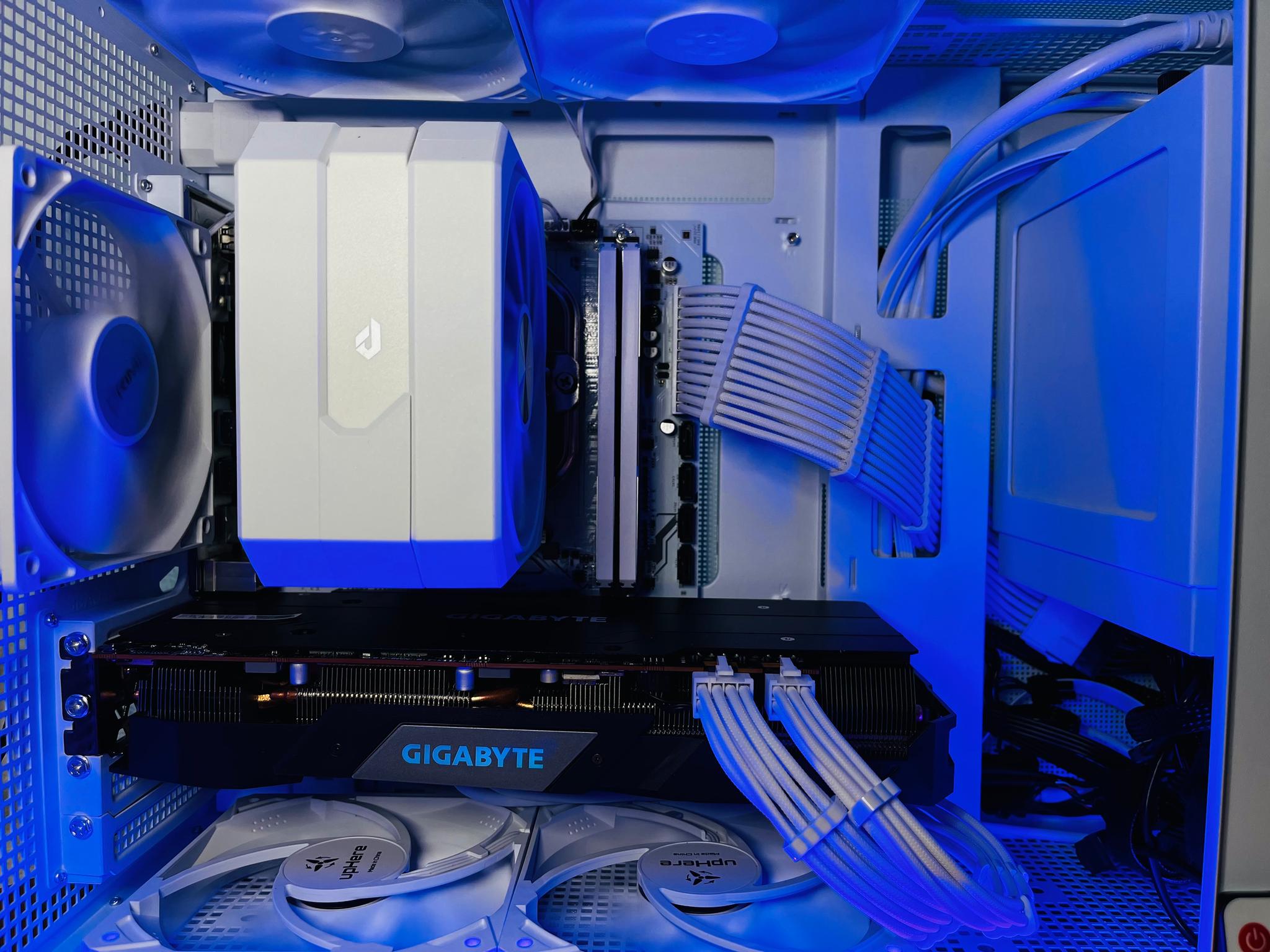 WHITE GAMING PC(RYZEN 5 3500x+RX 5700xt)