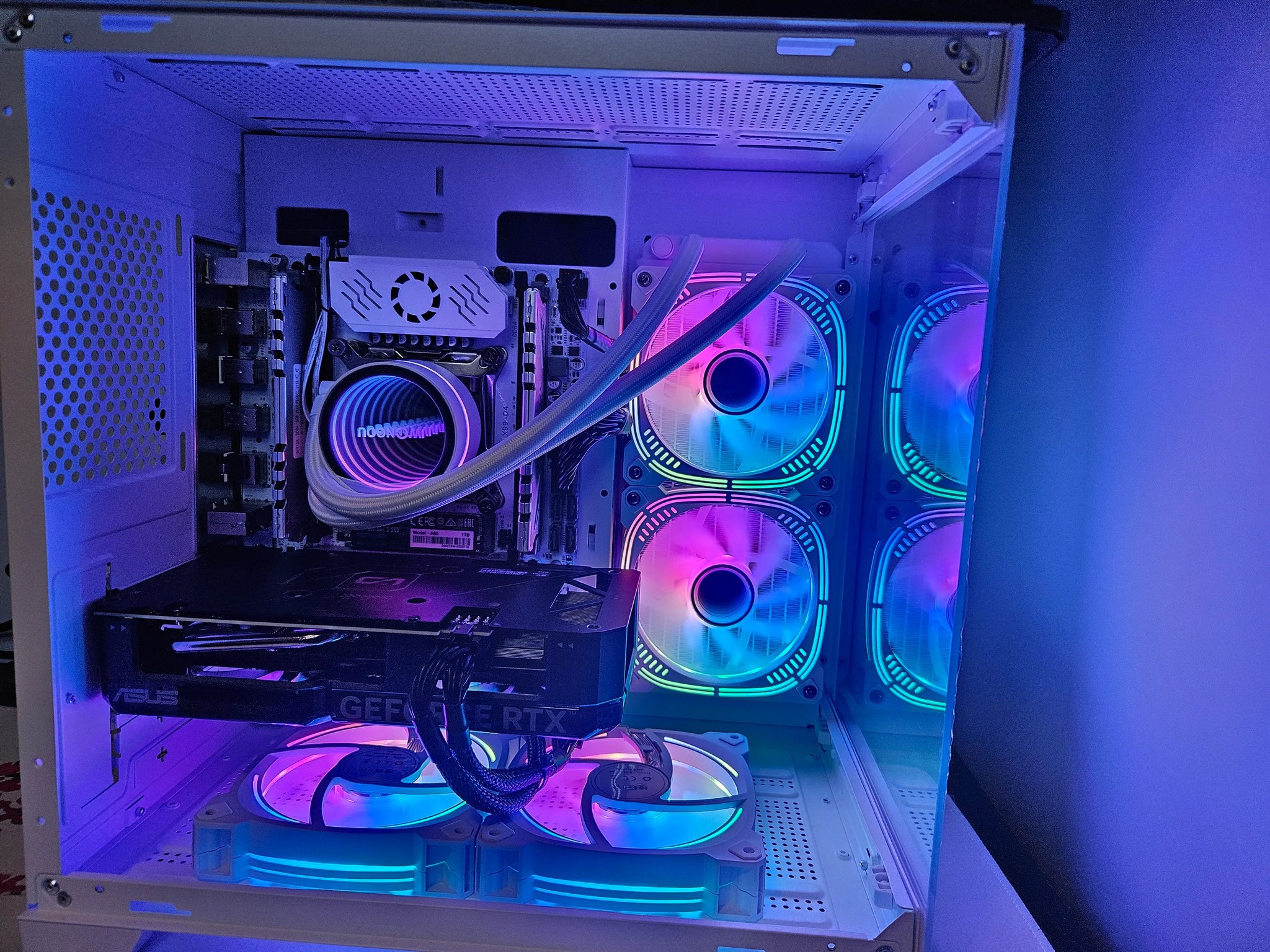 Arctic BEAST intel 14 core / 64GB RAM / 1TB SSD / RTX 4060TI
