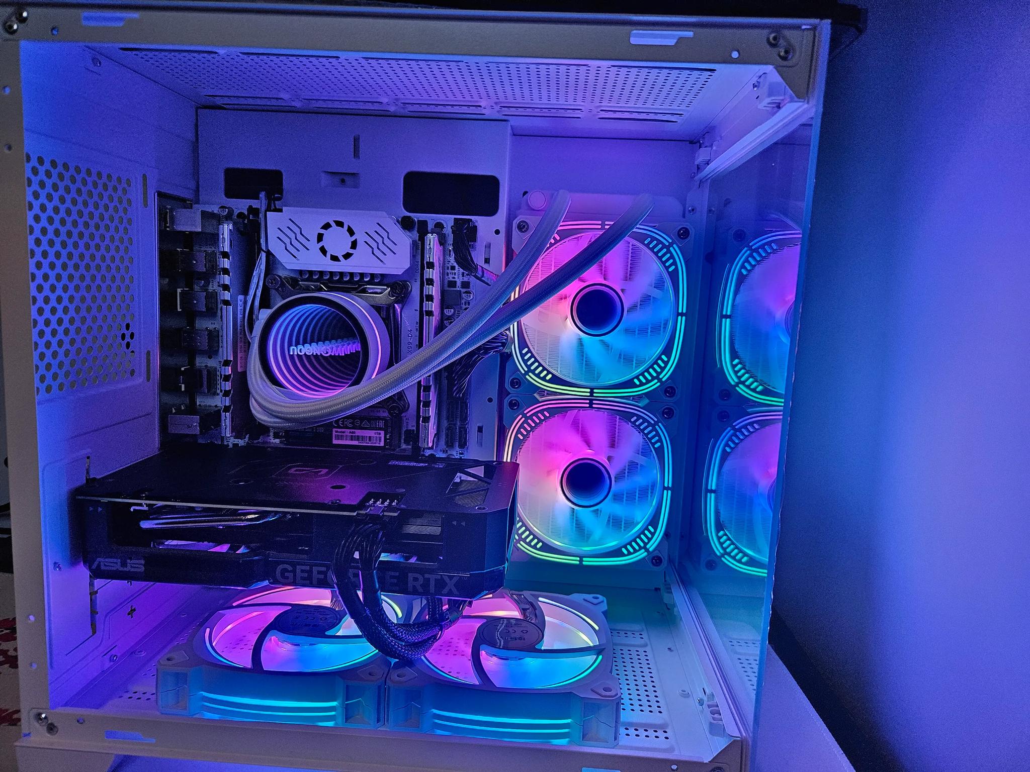 Arctic BEAST intel 14 core / 64GB RAM / 1TB SSD / RTX 4060TI