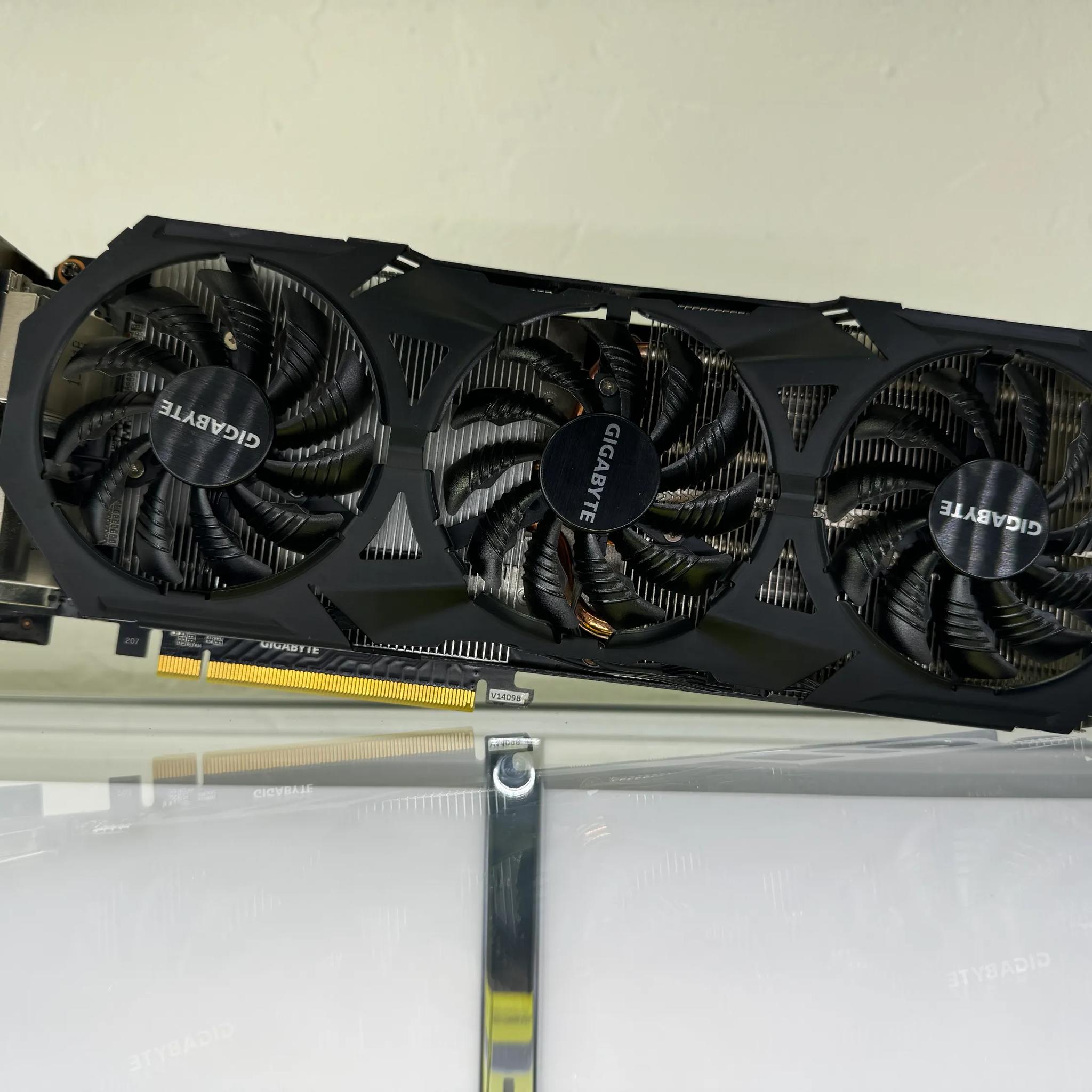 GIGABYTE GeForce GTX 980 WINDFORCE 3X OC EDITION 4GB Graphics Card (Refurbished)