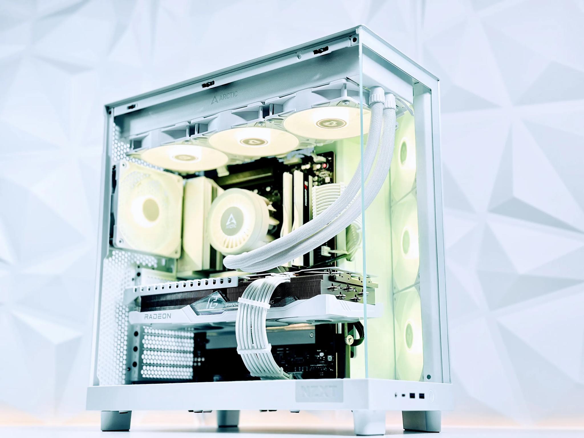 ❄️🤍🐻‍❄️Artic⚪AMD RX 7900 XT 20GB⚪AMD Ryzen 7 7700⚪32GB DDR5⚪1TB NVME