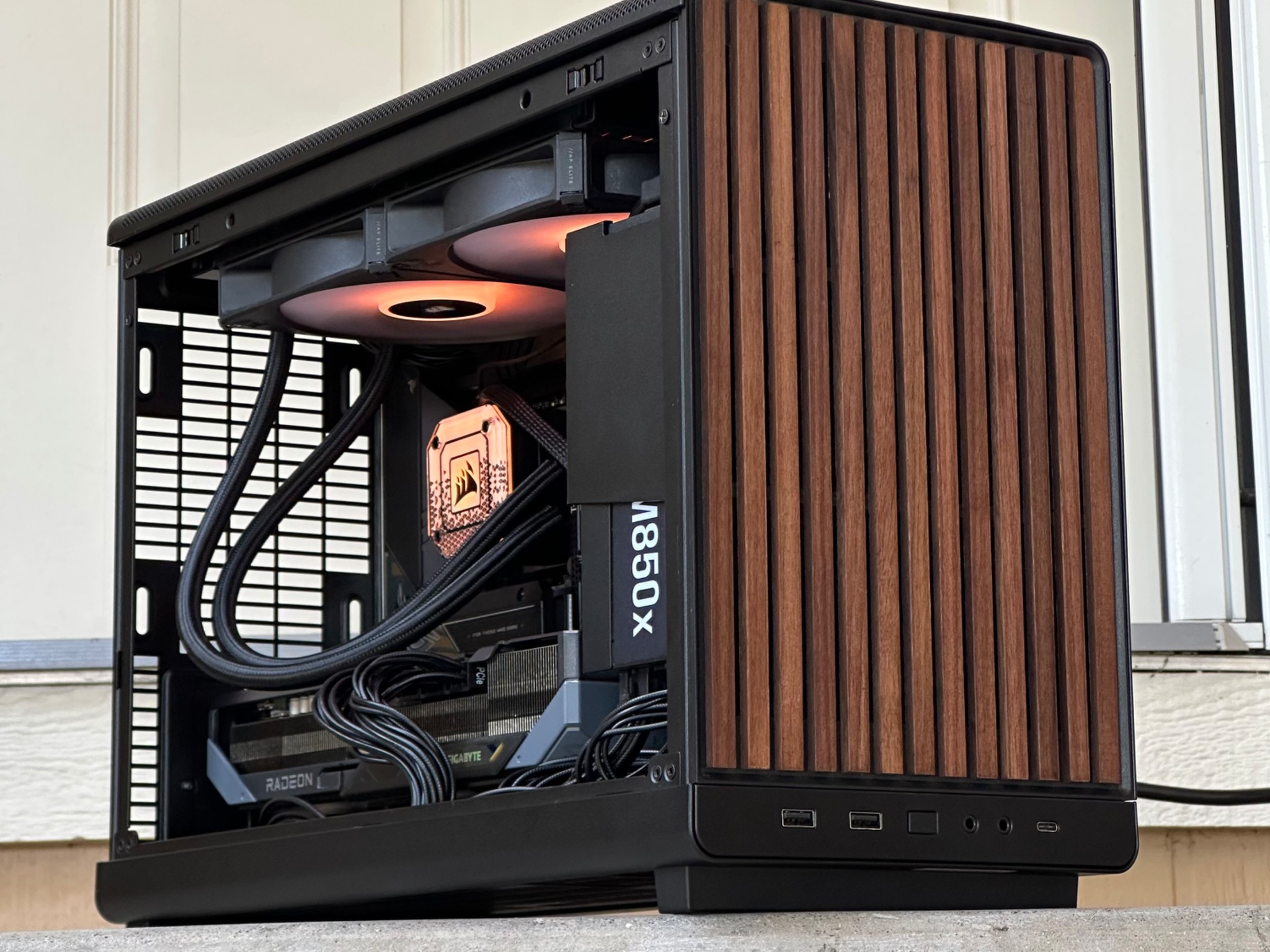 Gaming pc \ Rx 9070 XT \ i5-13600K \ 32GB 6000Mhz cl30 \ 2TB nvme ssd \ 850w psu \ Windows 11 Pro