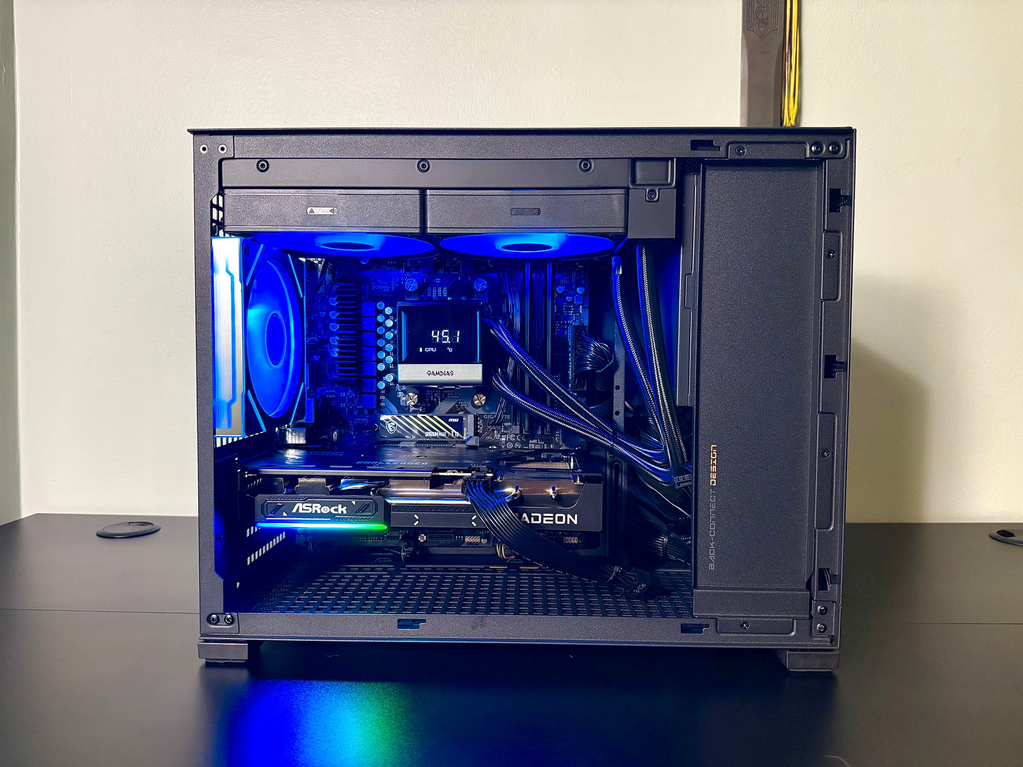 Ryzen 7700x | 9060xt 16GB | 32GB DDR5 | 1TB SSD With LCD Liquid Cooler Gaming PC