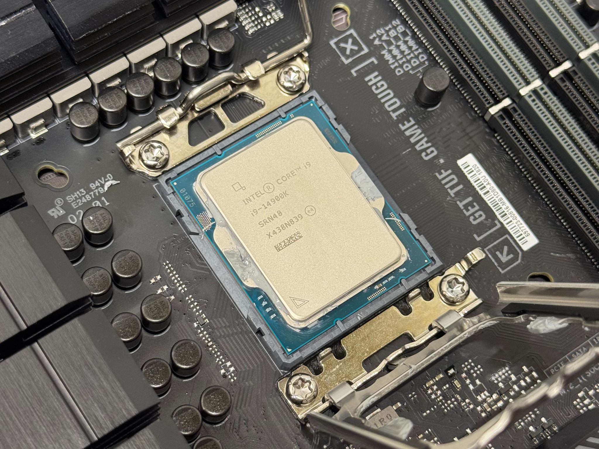 i9-14900k + z790 Motherboard