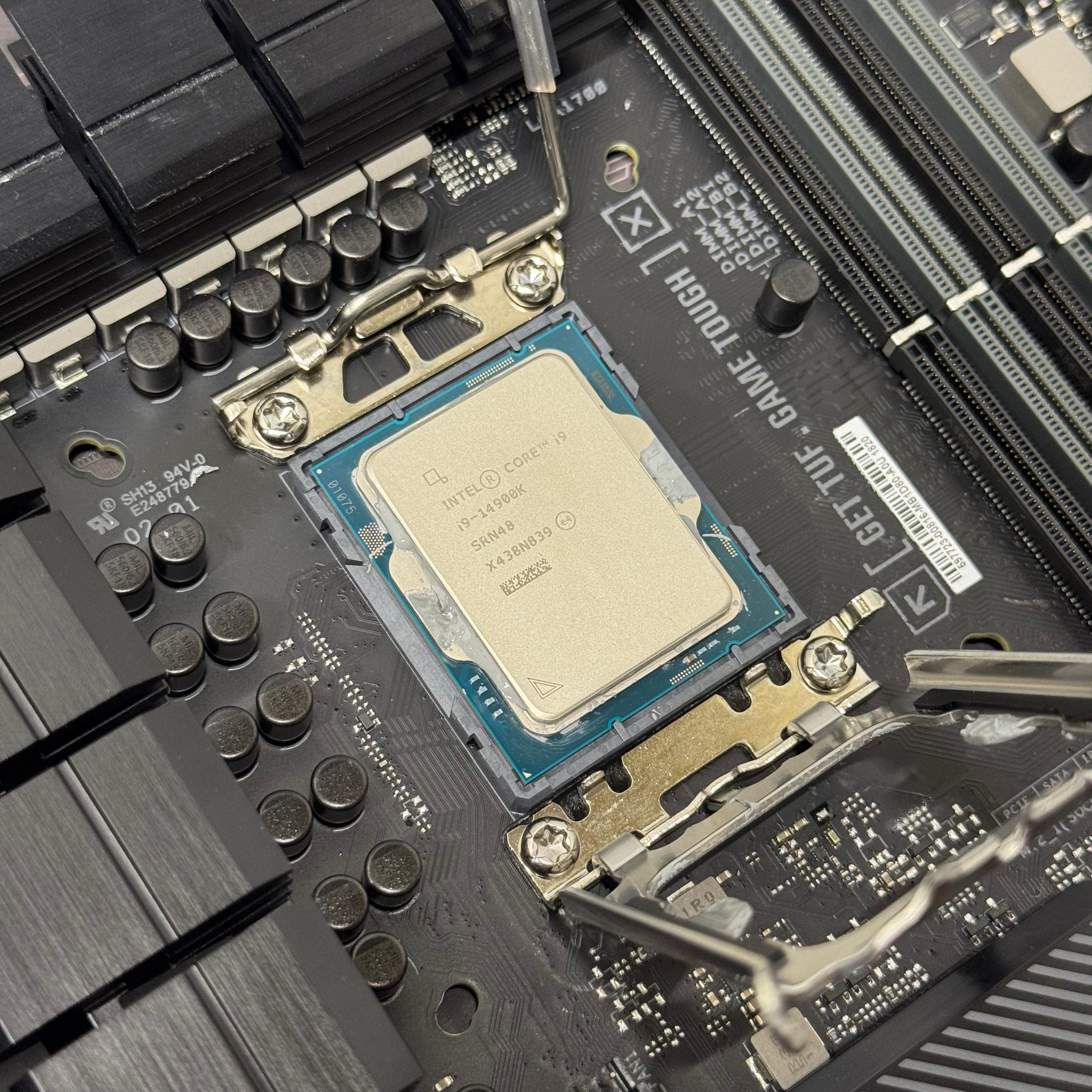 i9-14900k + z790 Motherboard