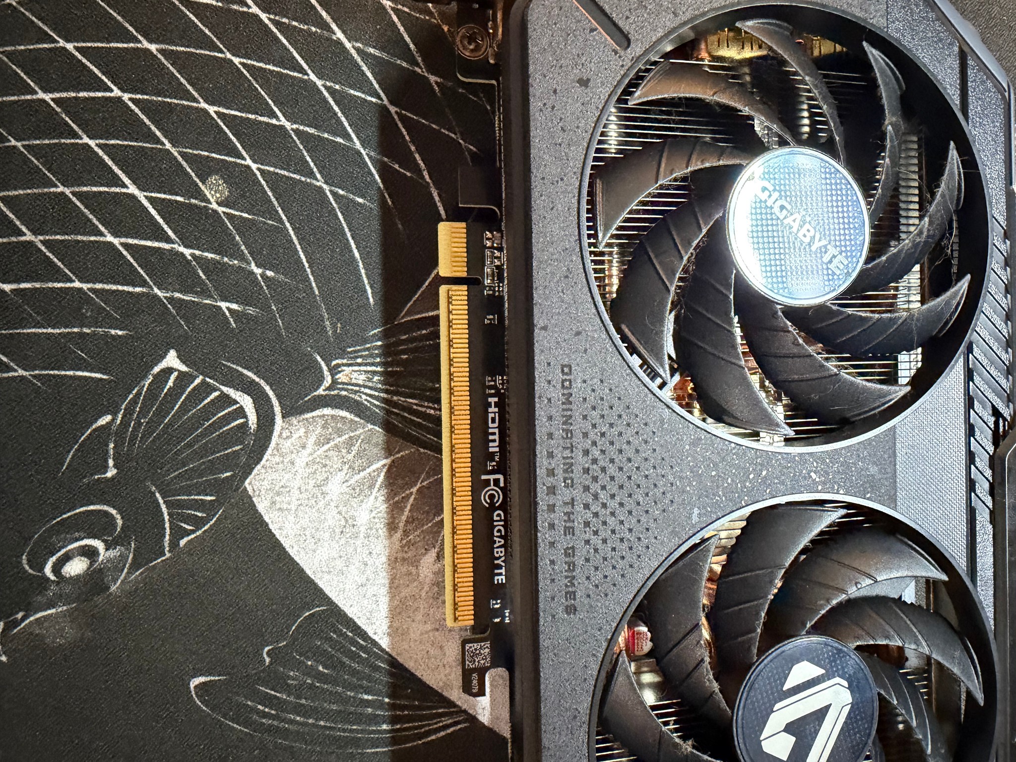 GIGABYTE Radeon RX 9060 XT GAMING OC 16G