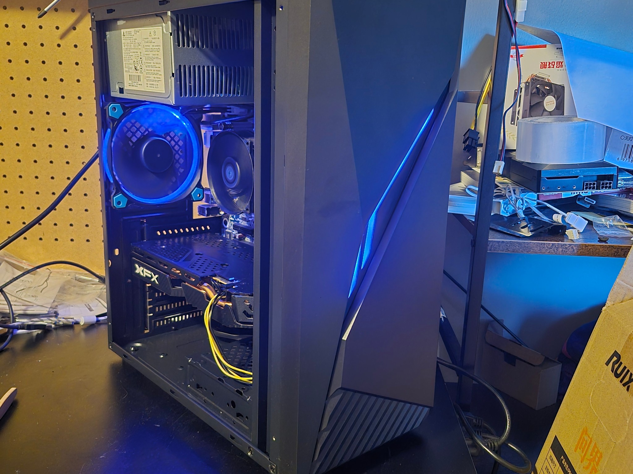 100 FPS Fortnite | i5-4570, 16GB RAM, 500GB SSD, RX 580 8GB, RGB, Wifi