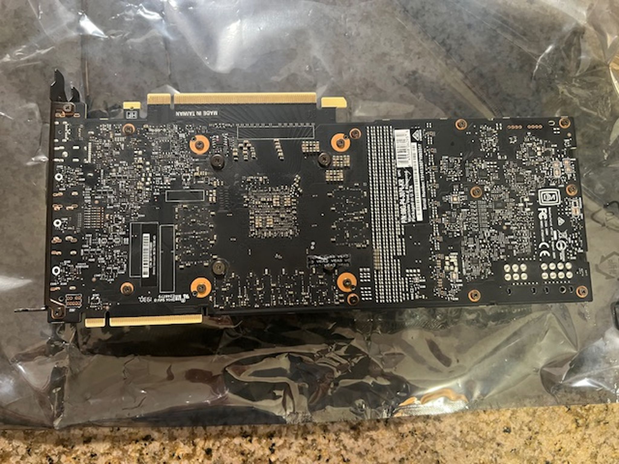 EVGA GeForce RTX 2070 SUPER BLACK GAMING Overclocked Dual-Fan 8GB GDDR6 PCIe 3.0 Graphics Card