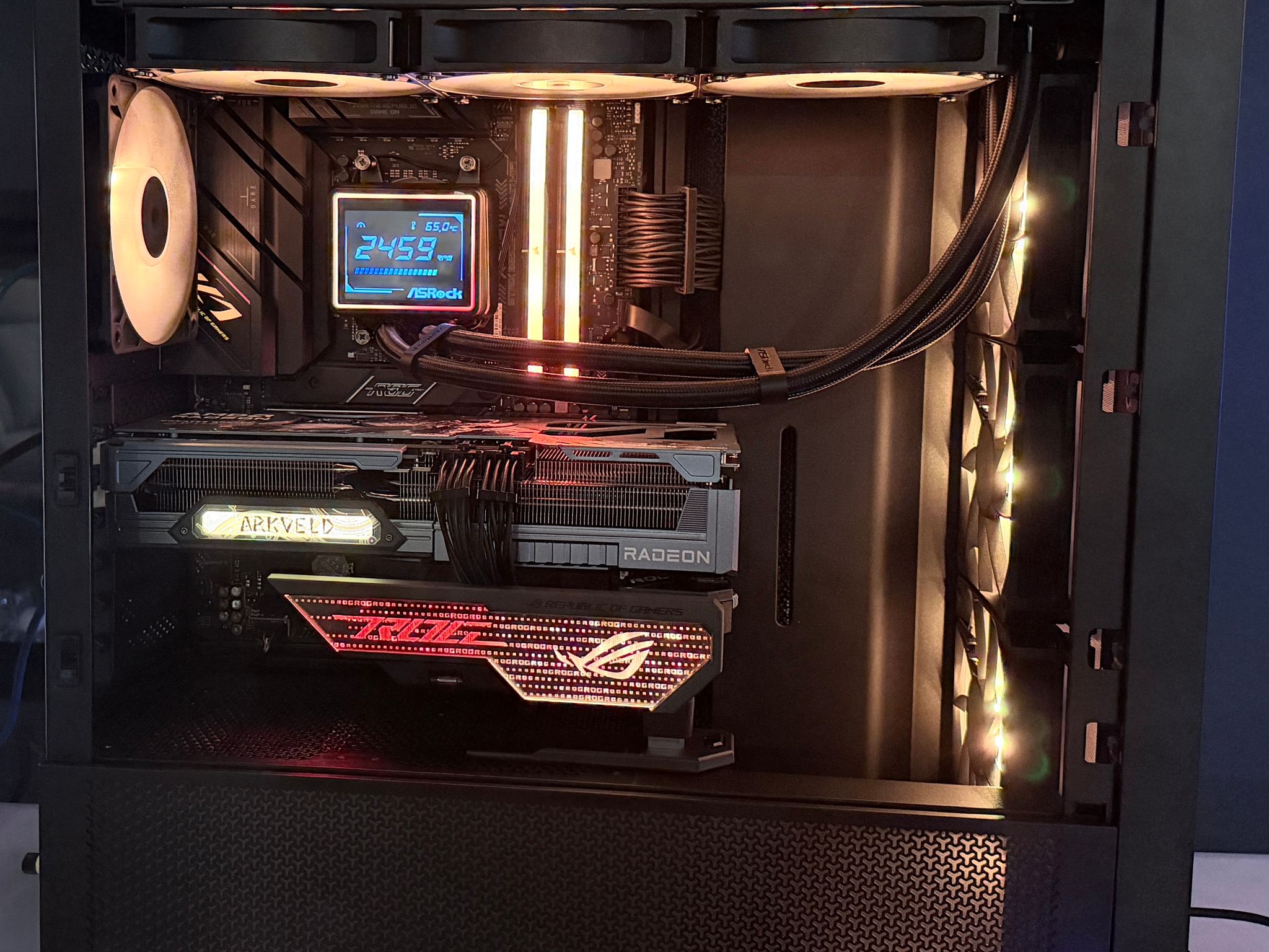 RX 9070 XT Monster Hunter Gaming PC | Ryzen 9 9950X | 32GB DDR5 | 1.5TB NVMe
