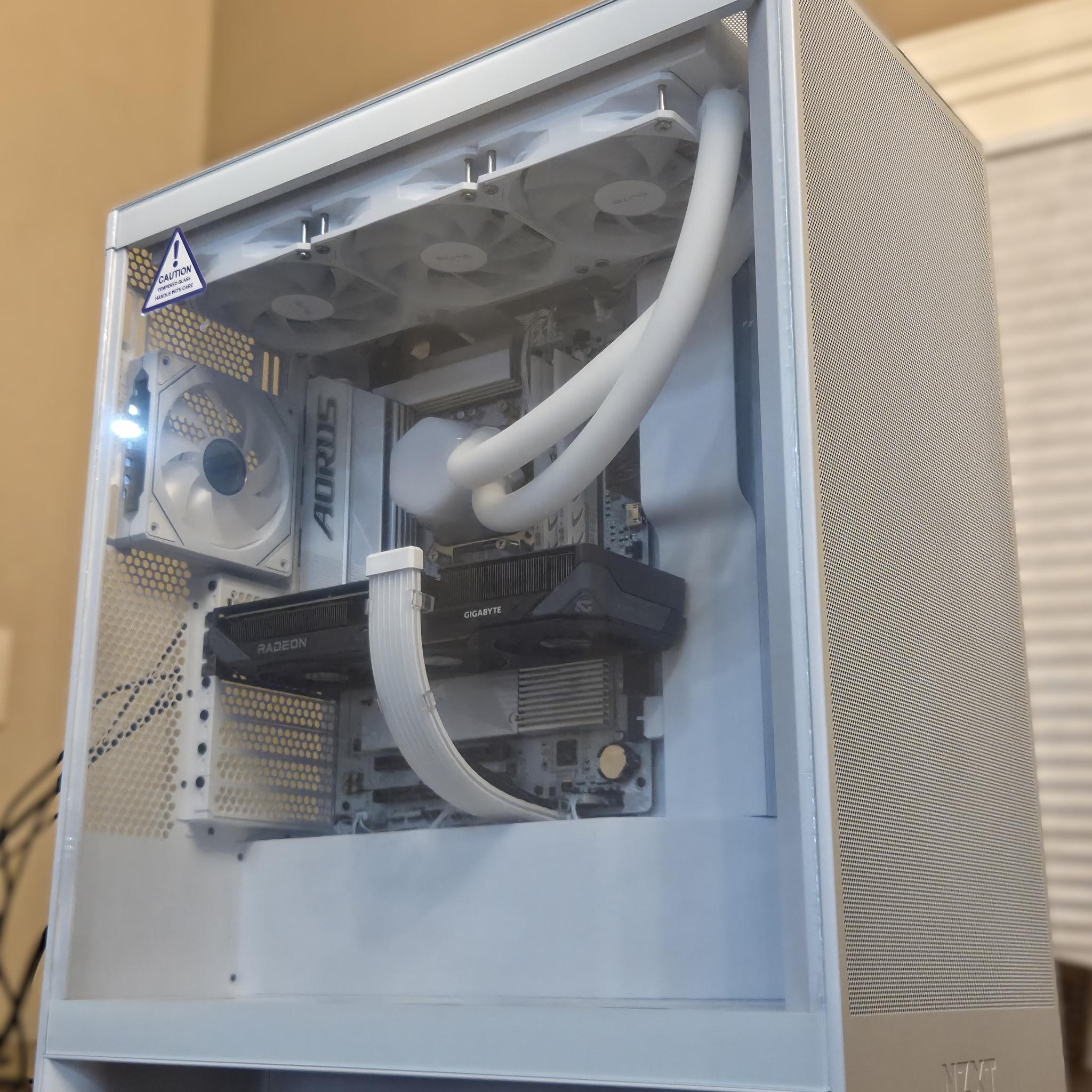 Cookies N’ Cream!🥛 7600X | 9060XT 16GB | 32GB DDR5 | 1TB Gen4 NVMe