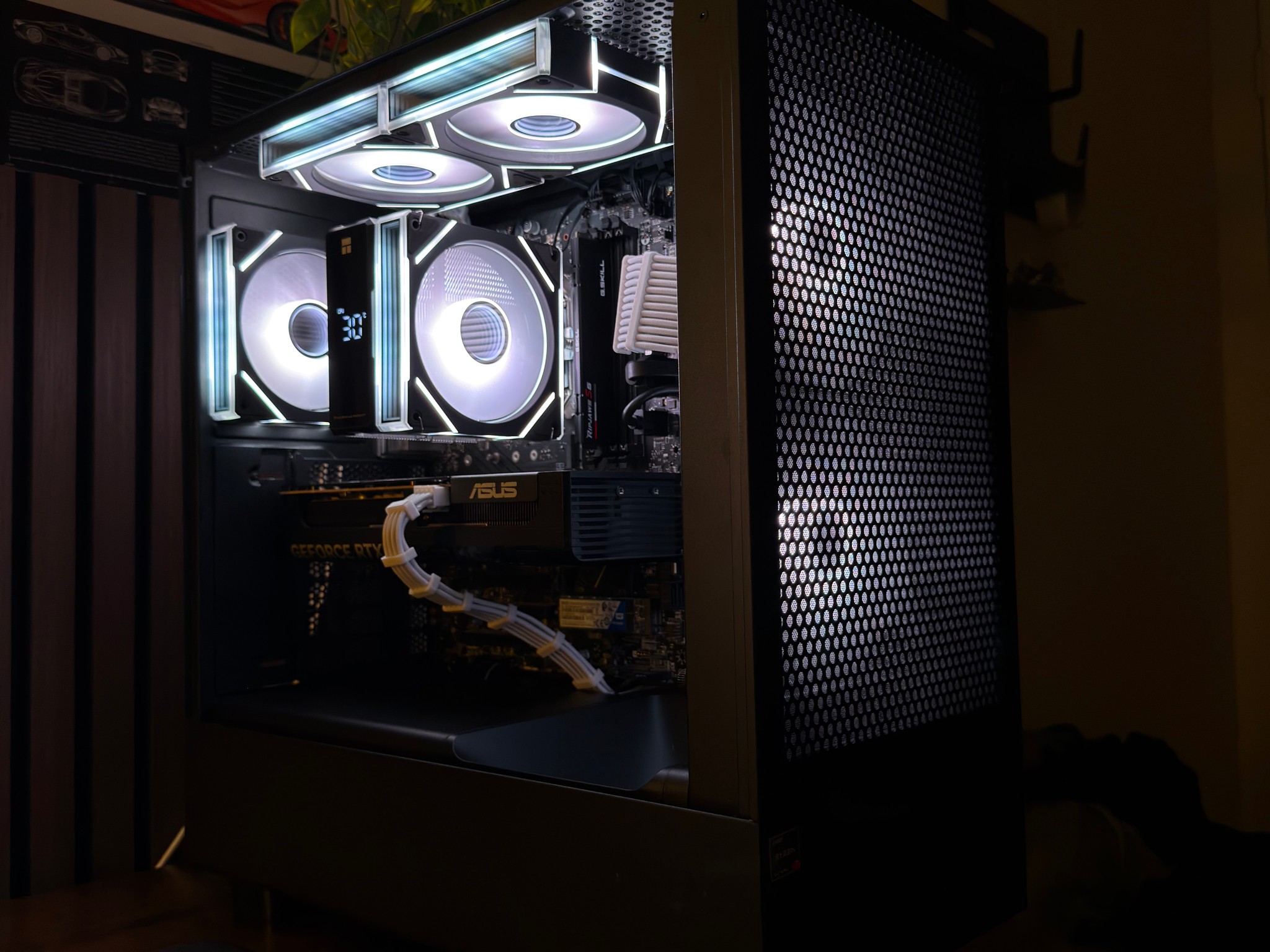 GeForce RTX 5060 Custom Gaming PC - Core i5-14400F, 16GB RAM, 1TB SSD