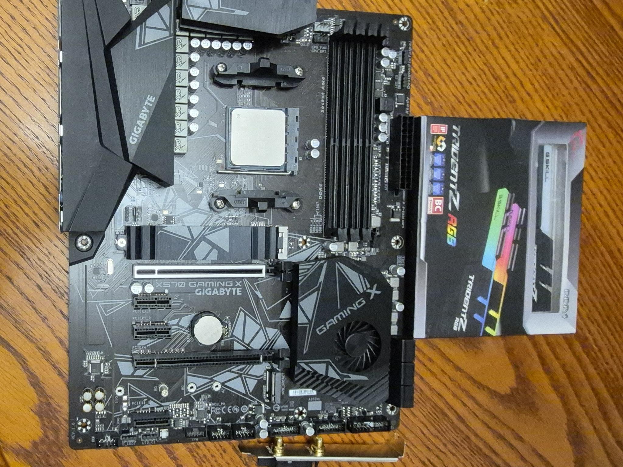 Bundle GIGABYTE X570 GAMING X, AMD Ryzen 9 3950X CPU, 32GB G.Skill Trident RGB DDR4 RAM, Wi-Fi Card