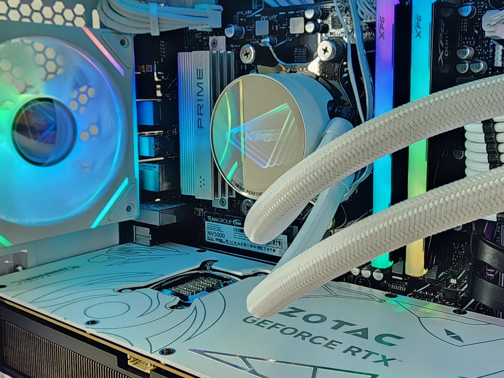 Gaming PC Ryzen 7 7800X3D 32GB RAM 2TB SSD RTX 5070 Ti 16GB Windows 11 Computer